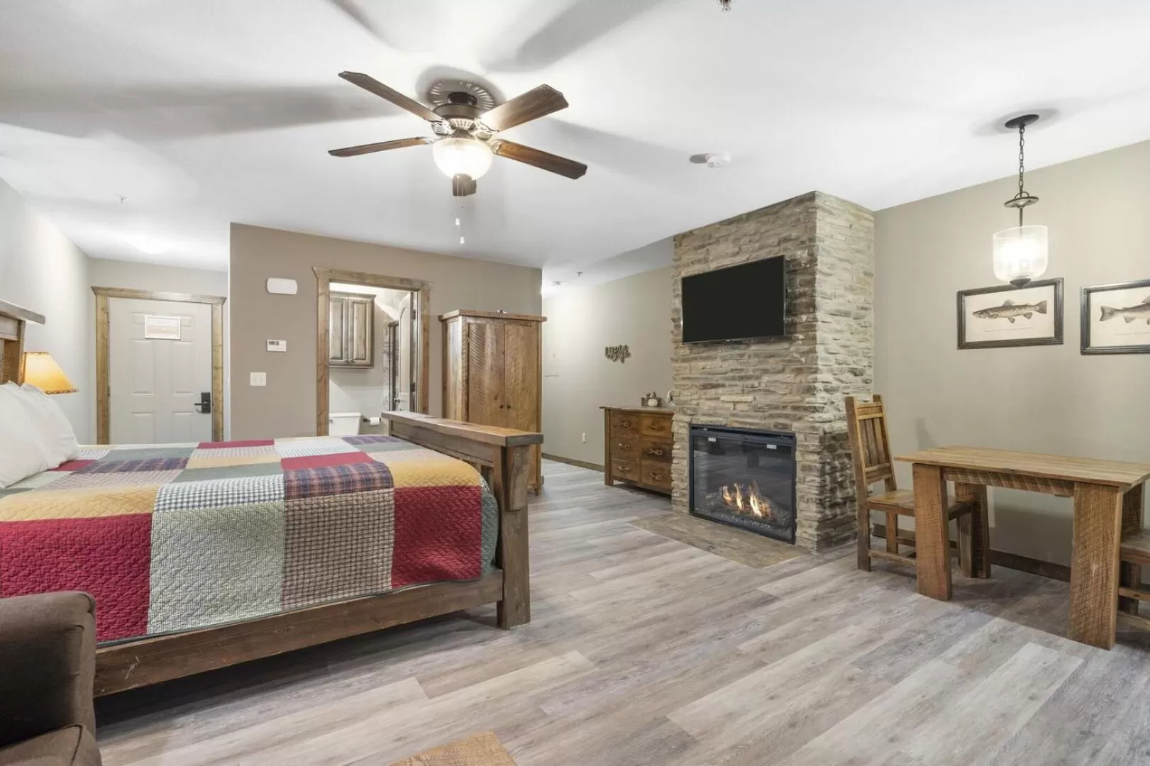 Bed in Table Rock Resorts at Indian Point