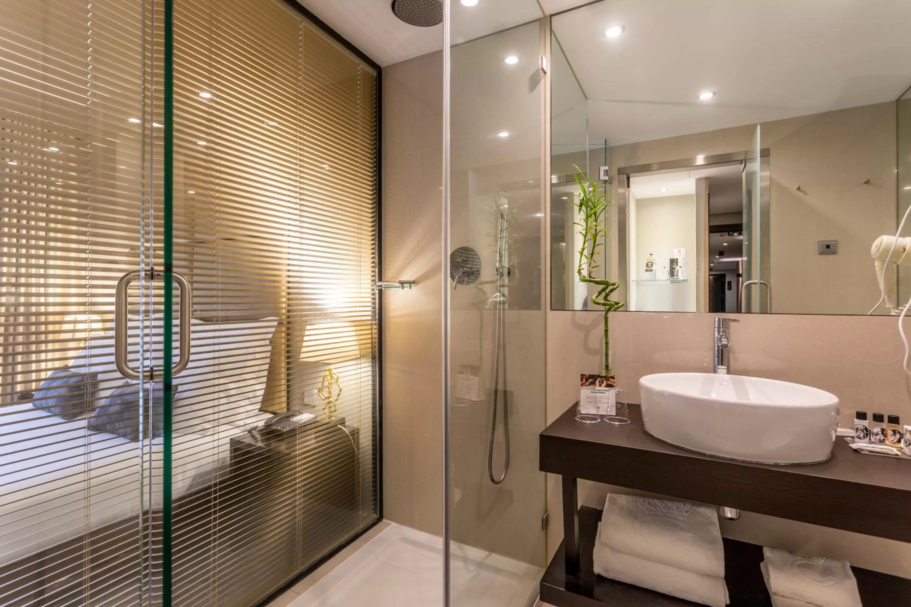 Bathroom in Czar Lisbon Hotel