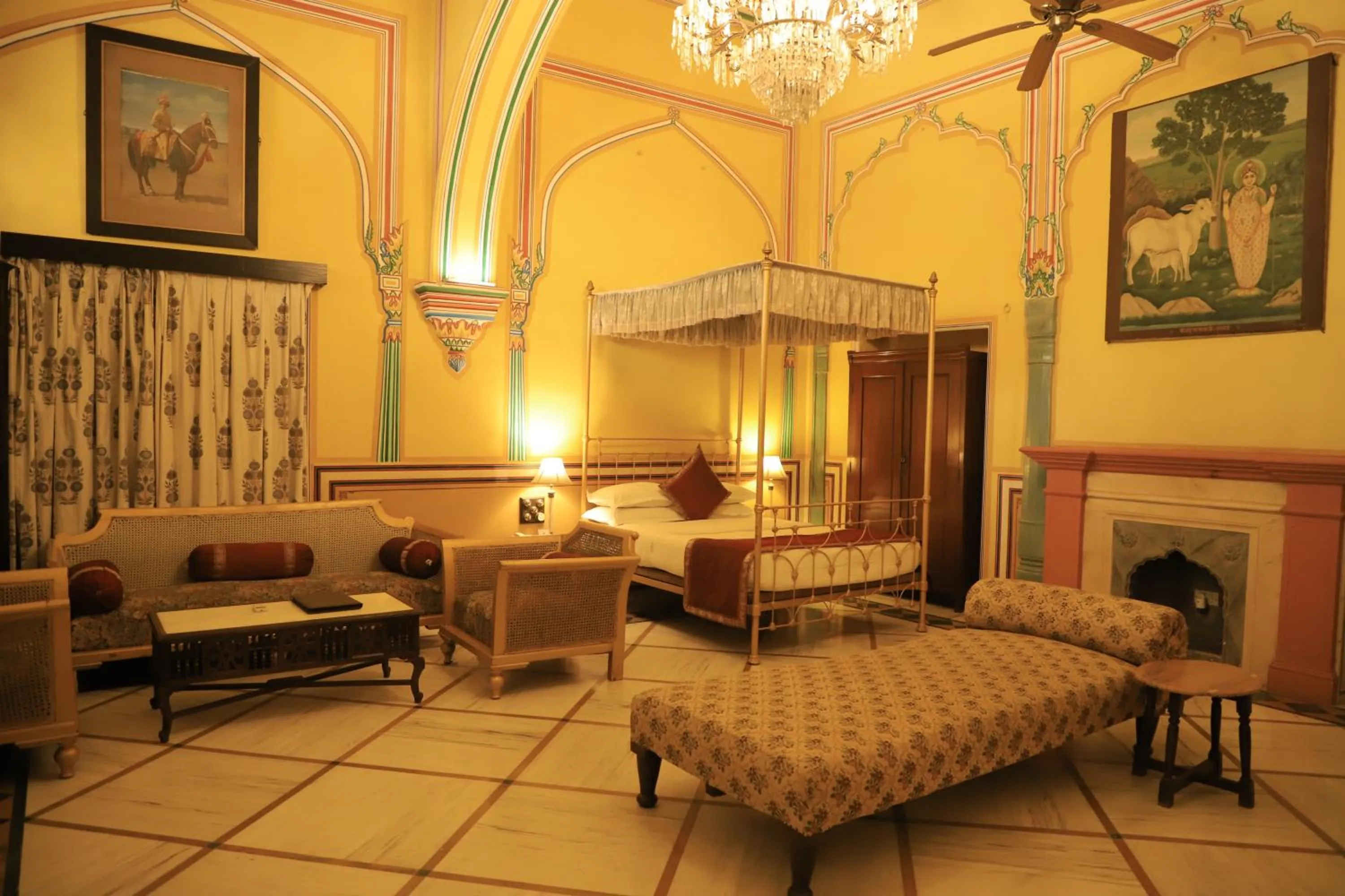 Bed in Hotel Narain Niwas Palace