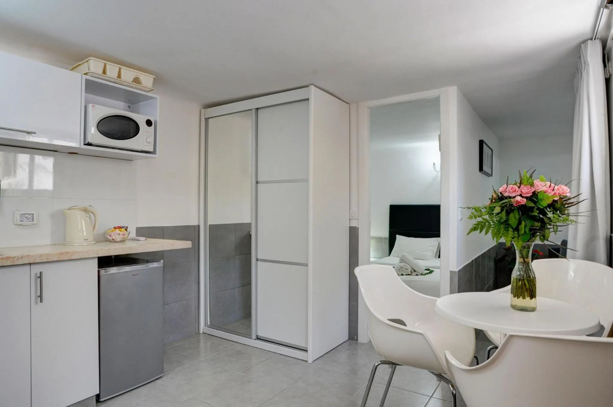 Kitchen or kitchenette in Liber Tel Aviv Sea Shore Suites BY RAPHAEL HOTELS