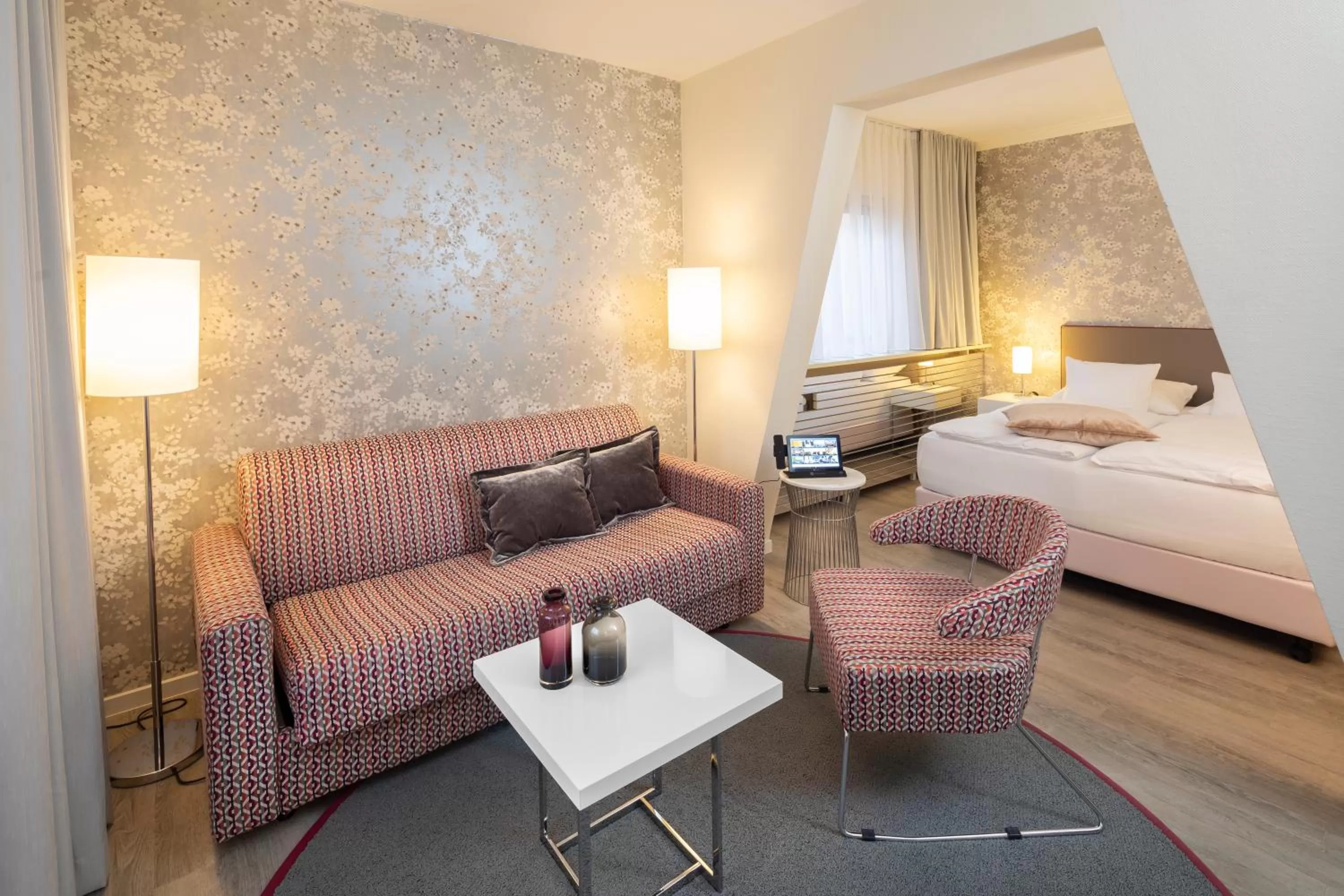 Living room, Bed in Hotel Krone ****S