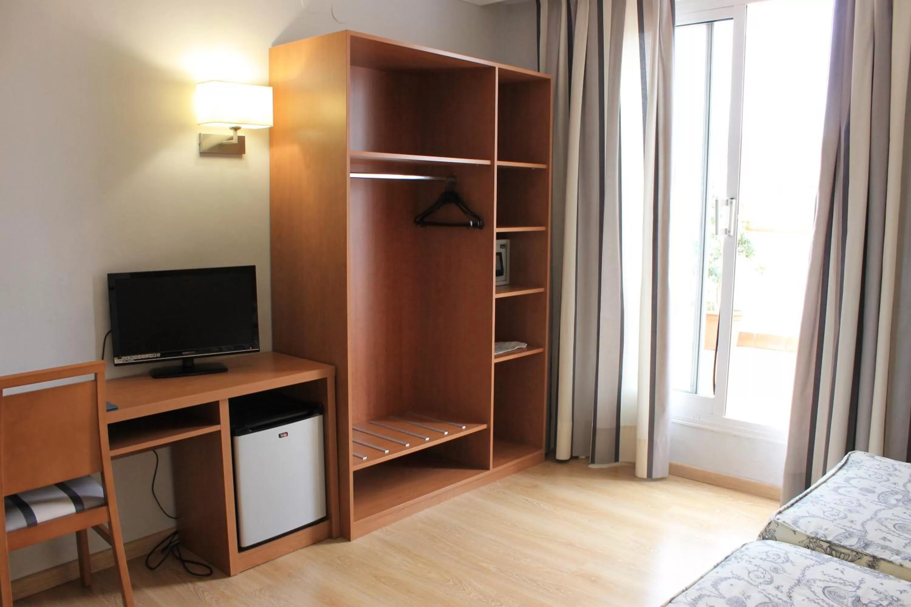 Bedroom, Bed in Ramblas Hotel