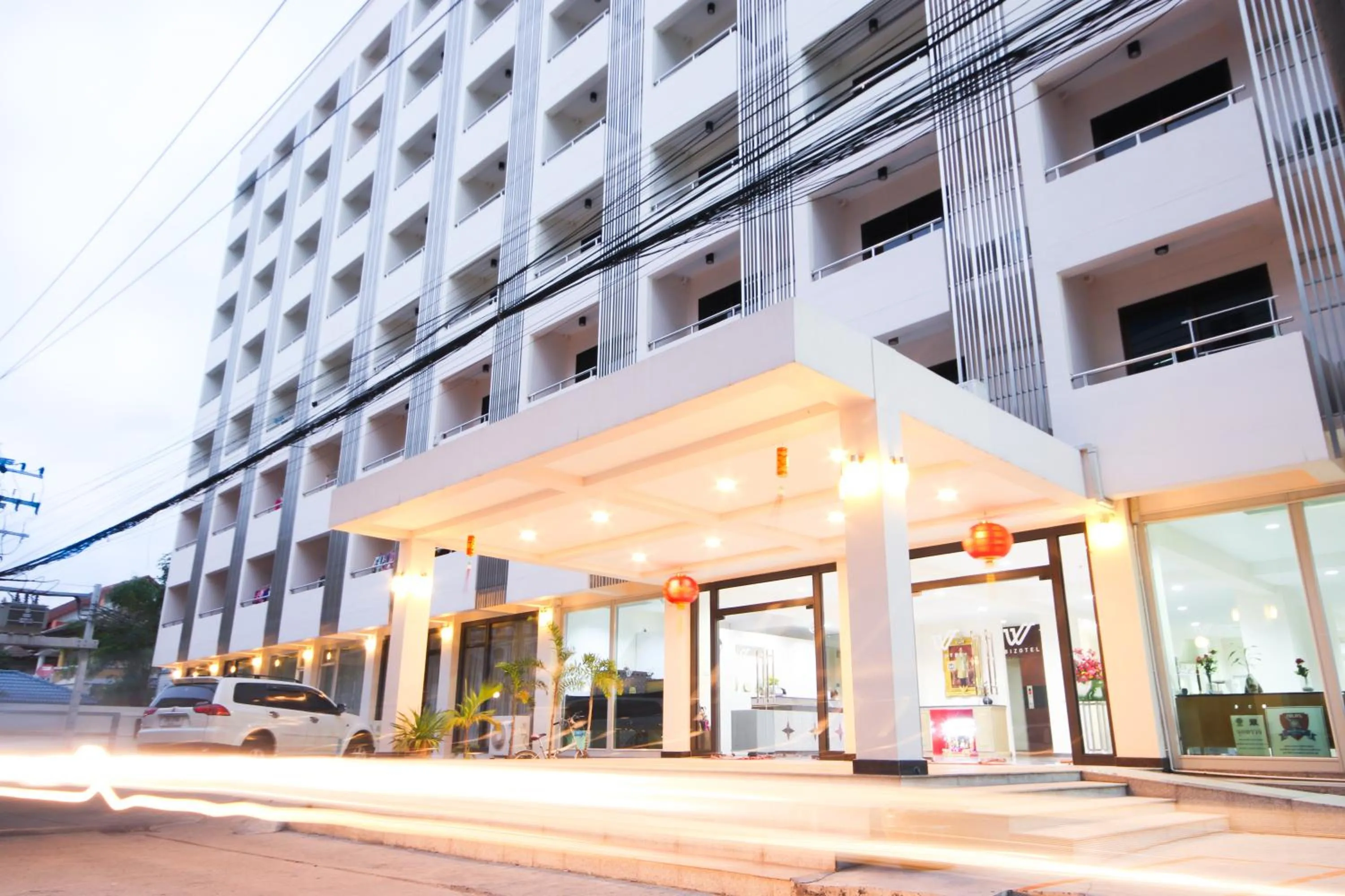 Property building in White House Bizotel