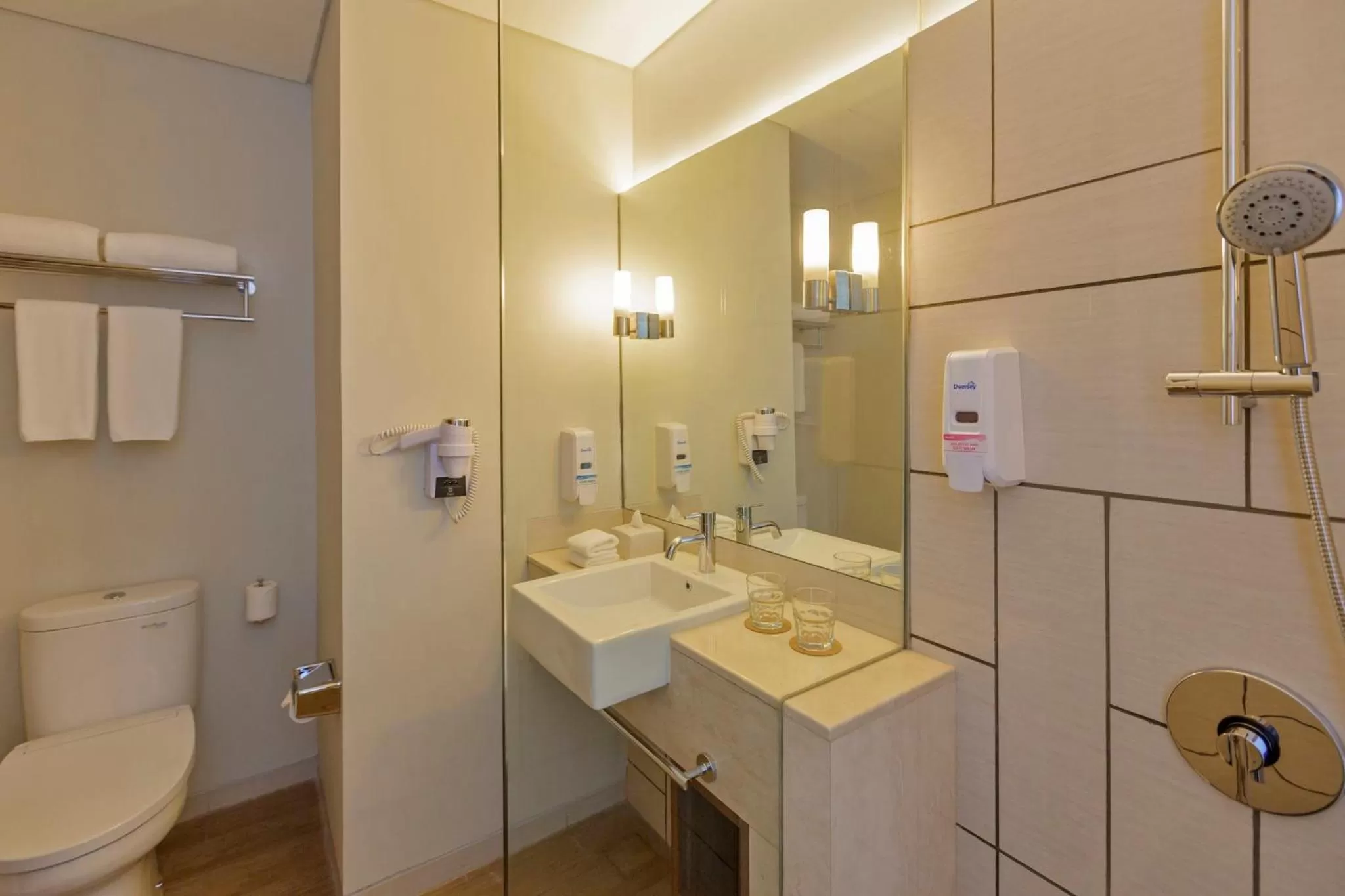 Bathroom in Holiday Inn Express Jakarta Pluit Citygate by IHG