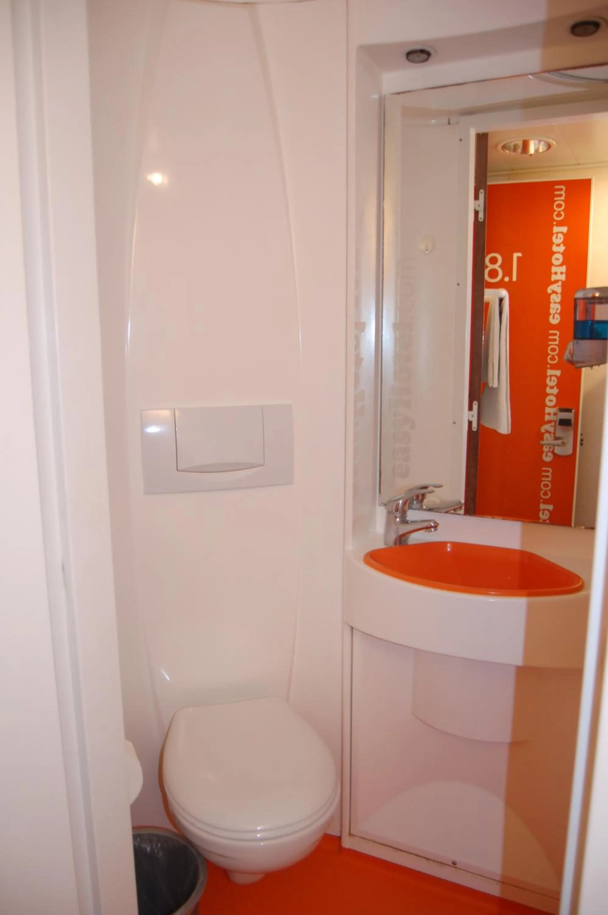 Toilet in easyHotel South Kensington
