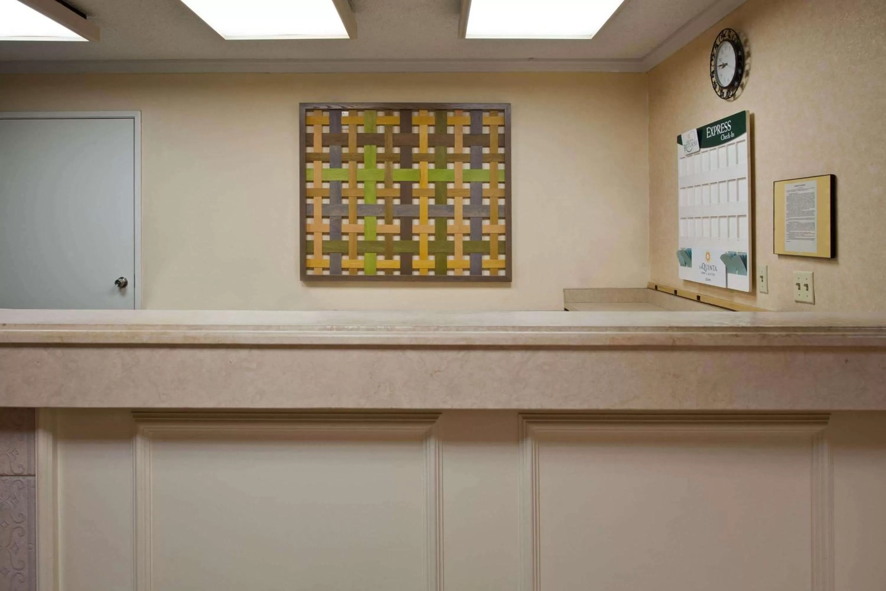 Lobby or reception in La Quinta by Wyndham Tampa Fairgrounds - Casino