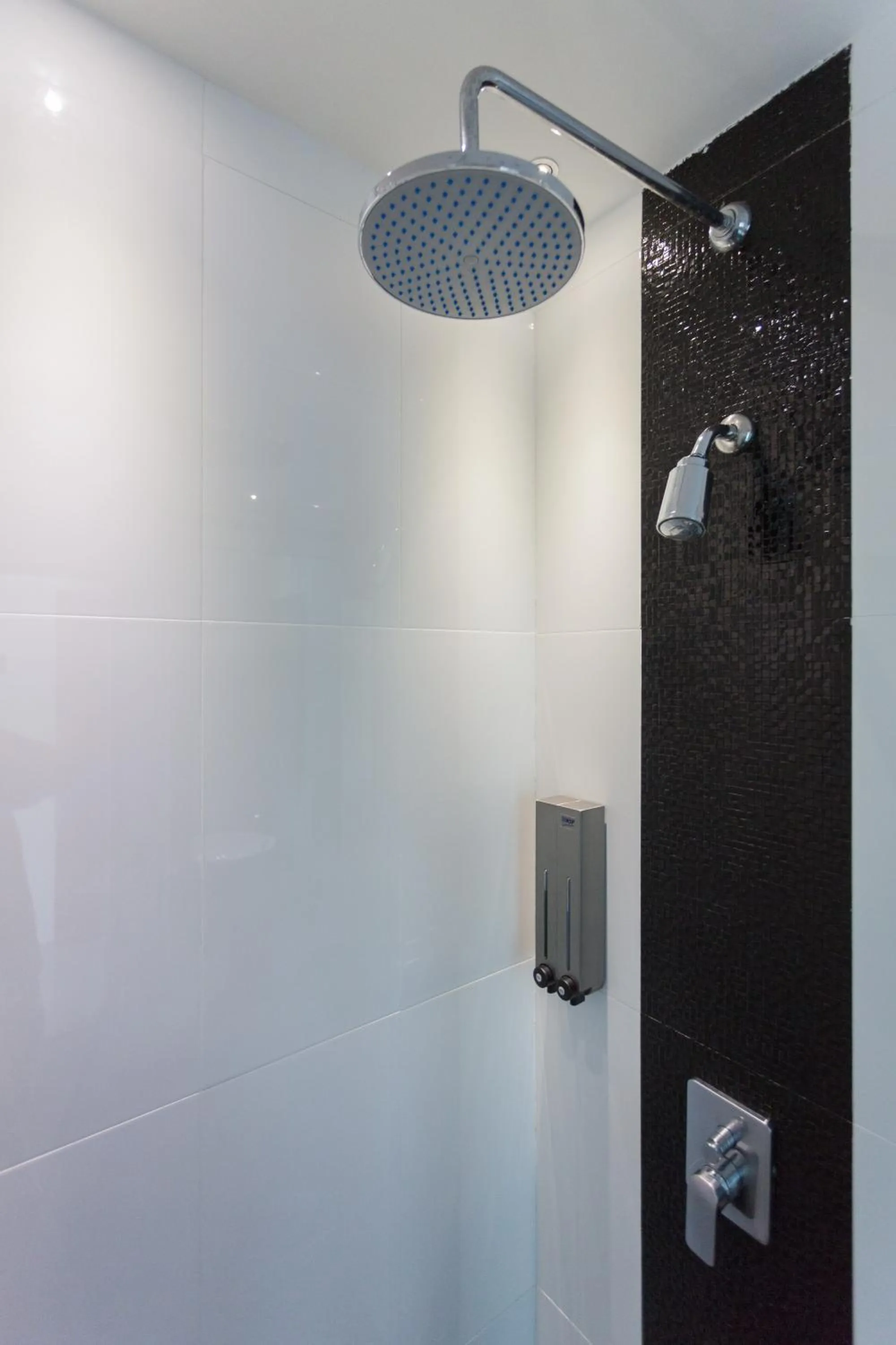 Shower in Riverside Hotel