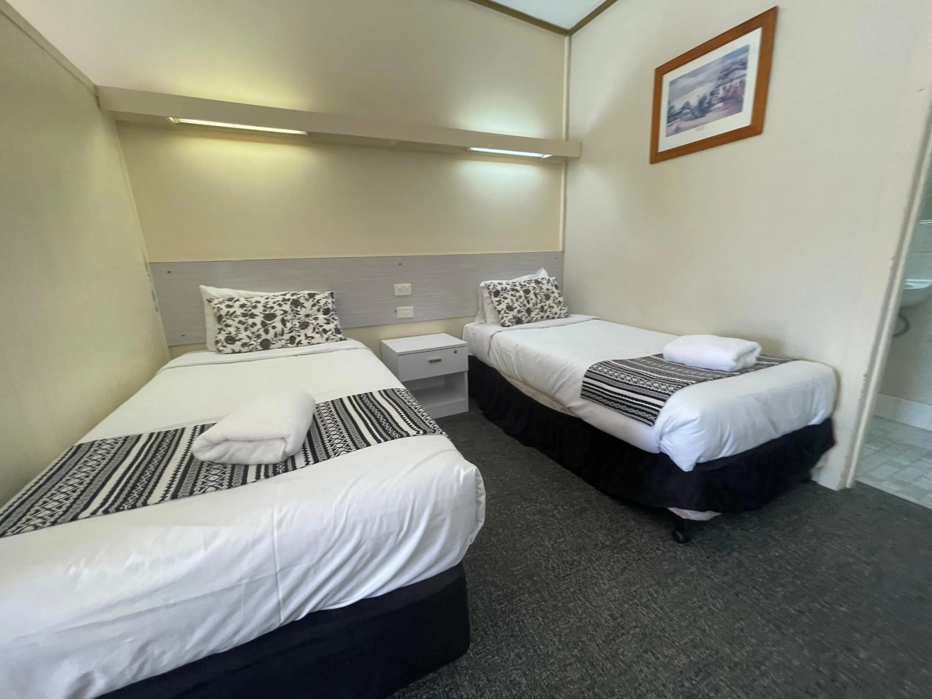 Bedroom, Bed in Arkana Motel