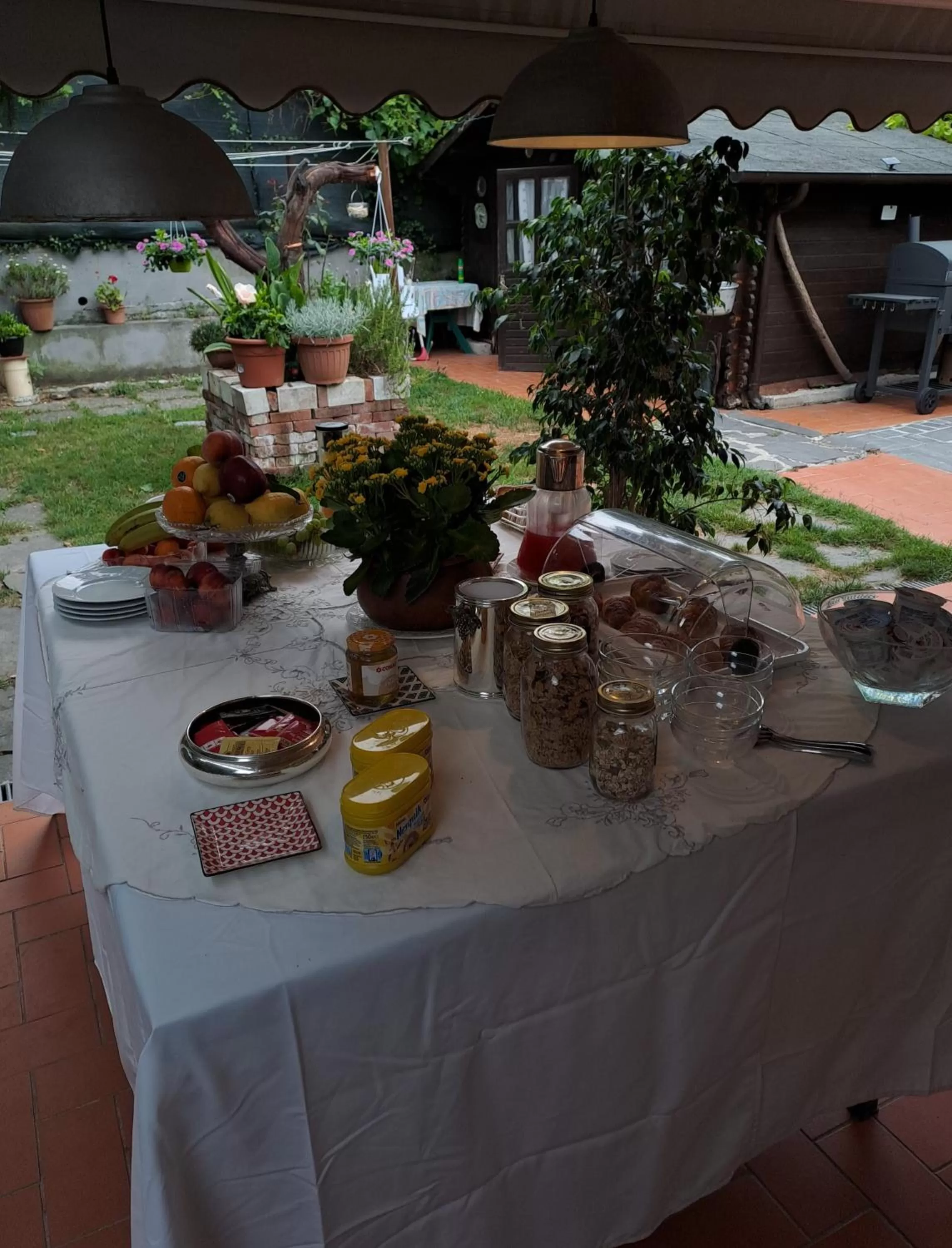 Buffet breakfast in B&b Villa C'era Una Volta