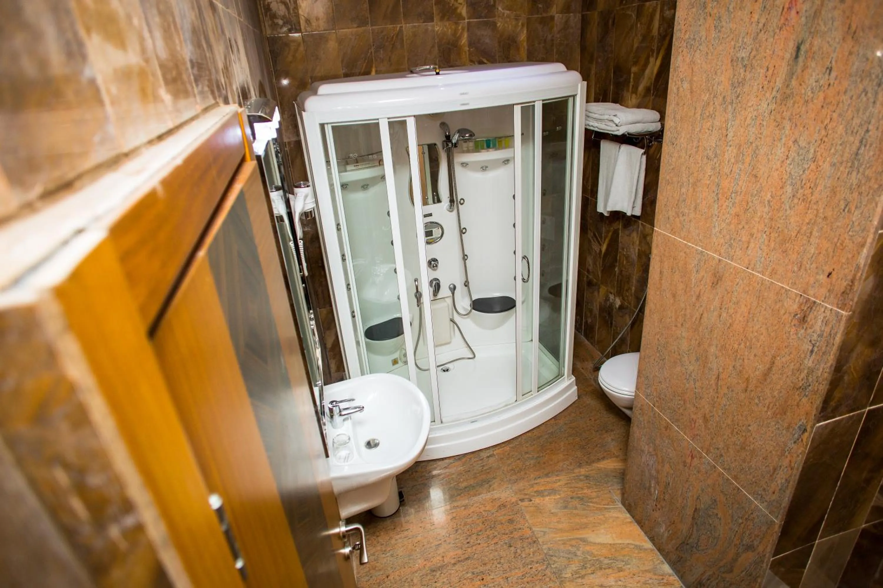 Shower, Bathroom in Swiss International Mabisel Port Harcourt