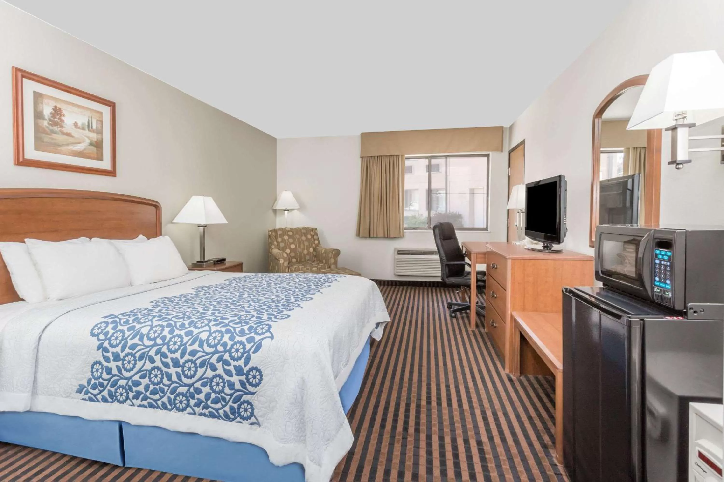 Photo of the whole room, Bed in Days Inn by Wyndham Sidney NE
