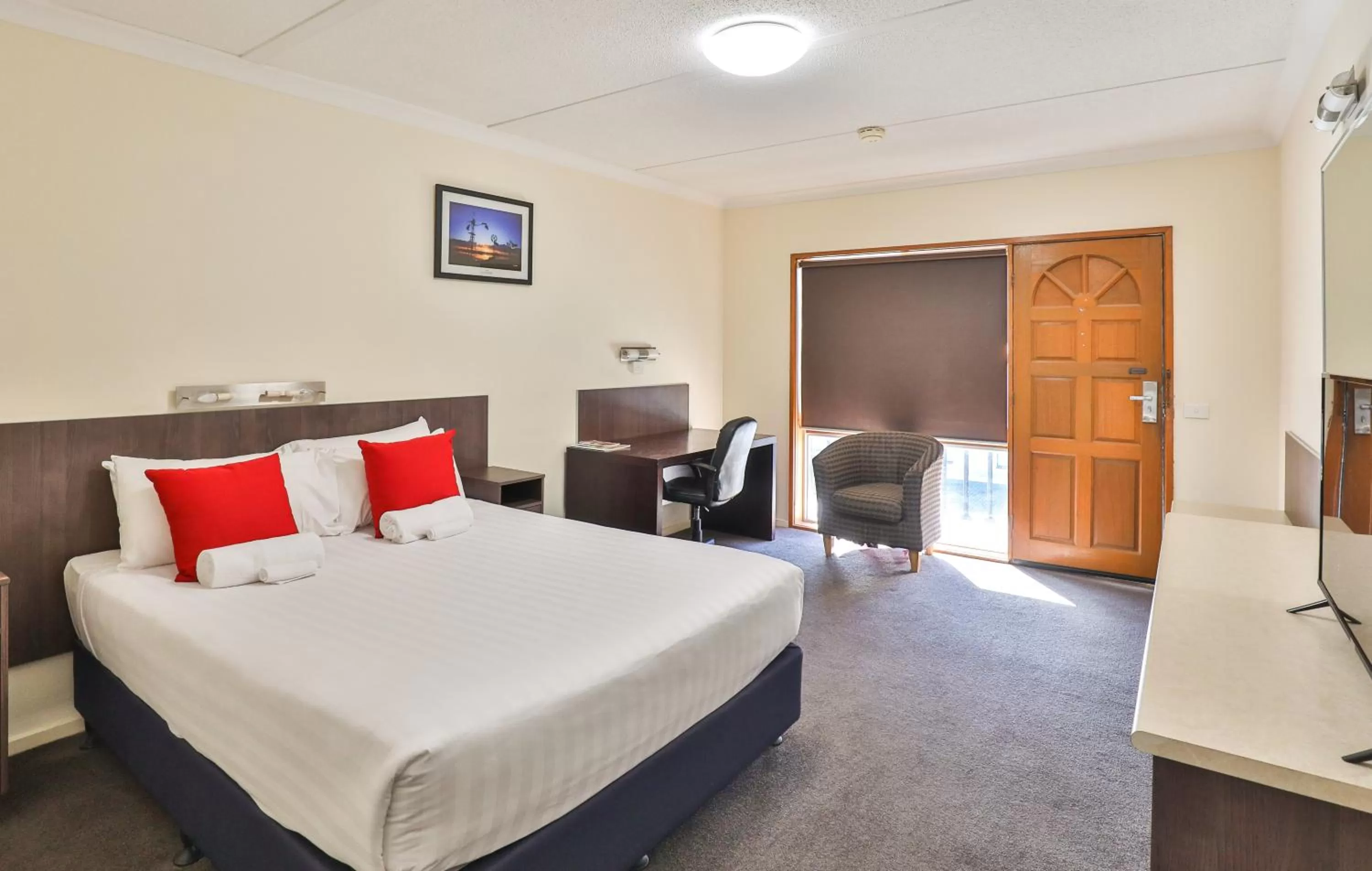 Photo of the whole room, Bed in Boulevard Motor Inn Mildura