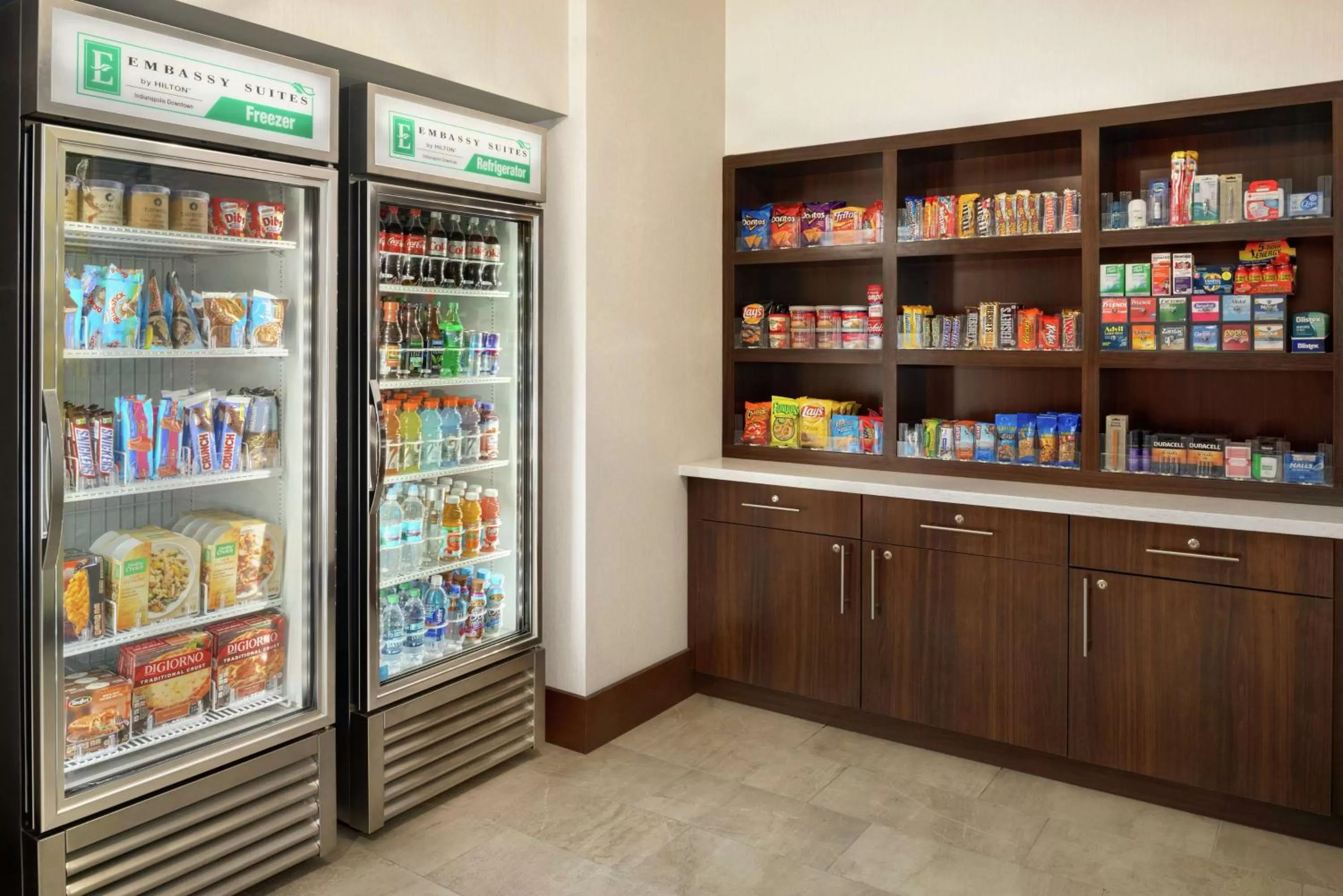 Restaurant/places to eat in Embassy Suites by Hilton Indianapolis Downtown