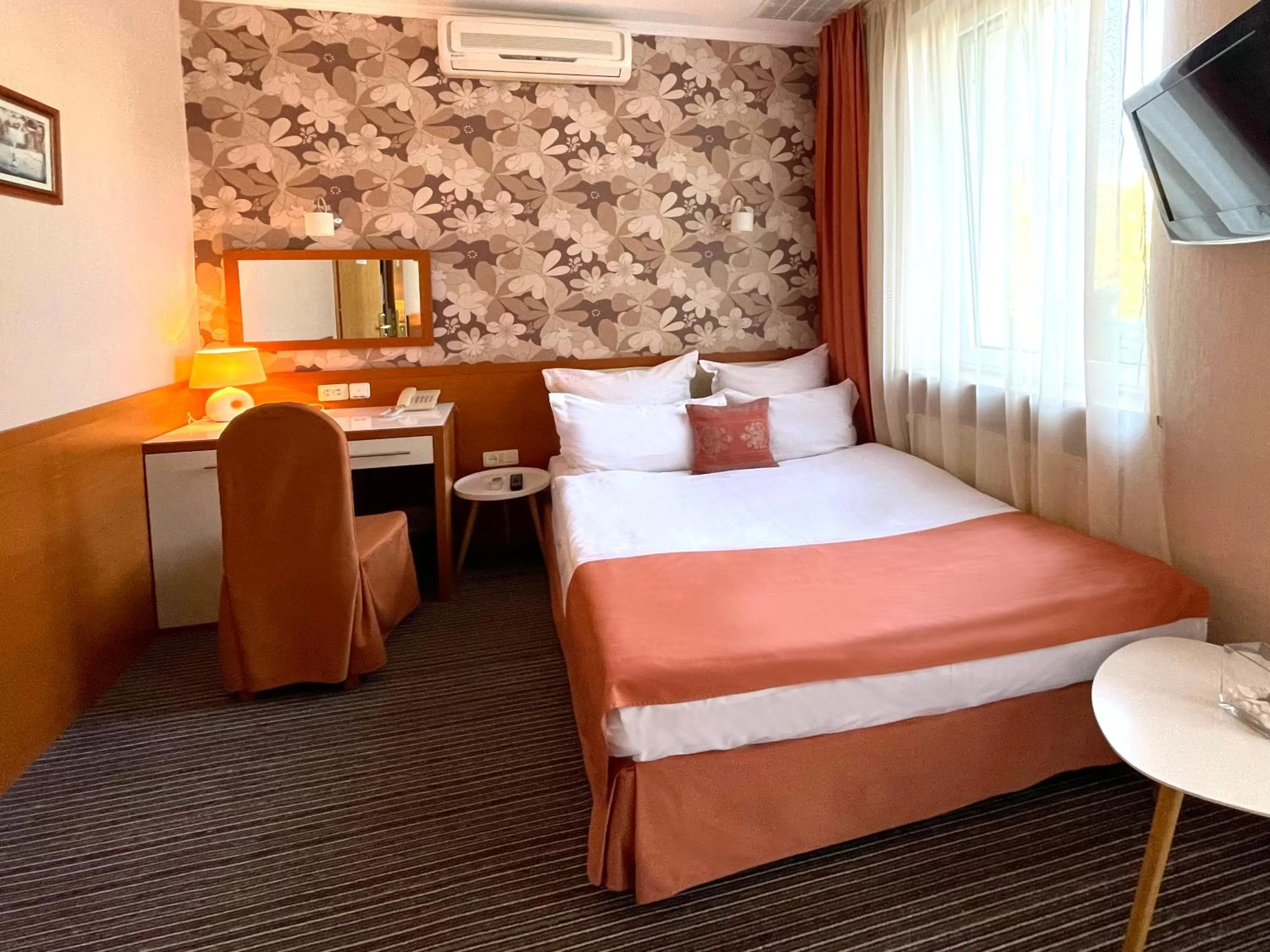 View (from property/room), Bed in Economy room in Hotel Eney