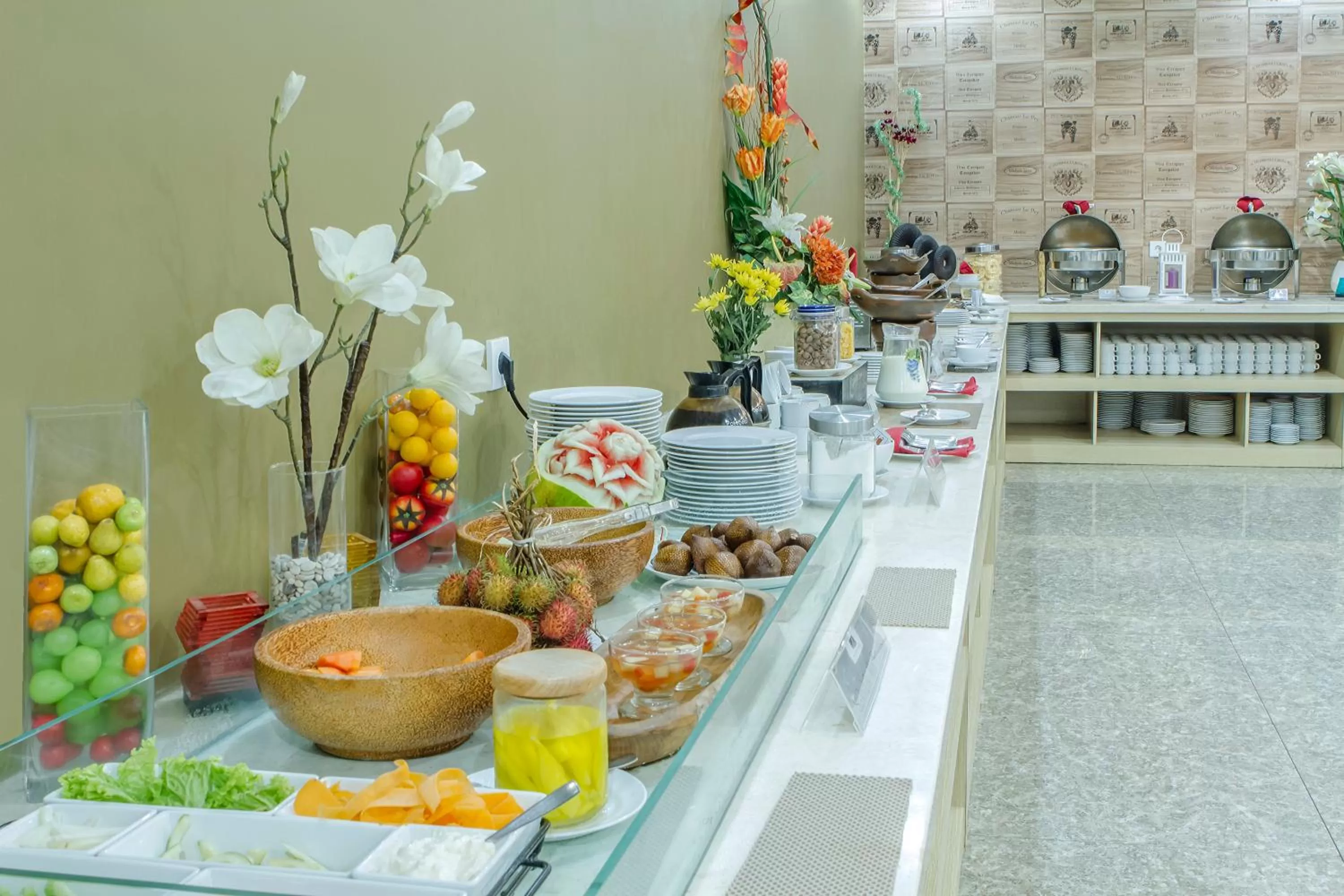 Restaurant/places to eat in De Laxston Hotel Yogyakarta, Azana Hotels Collection