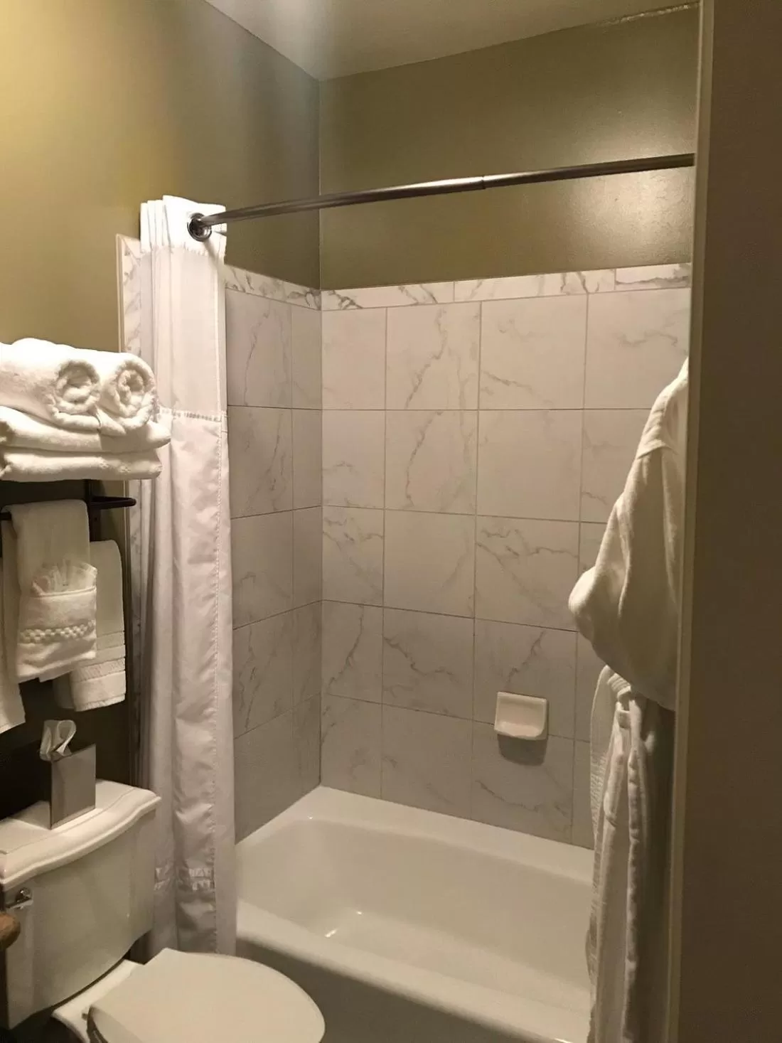 Bathroom in National Hotel Jackson, Tapestry Collection by Hilton