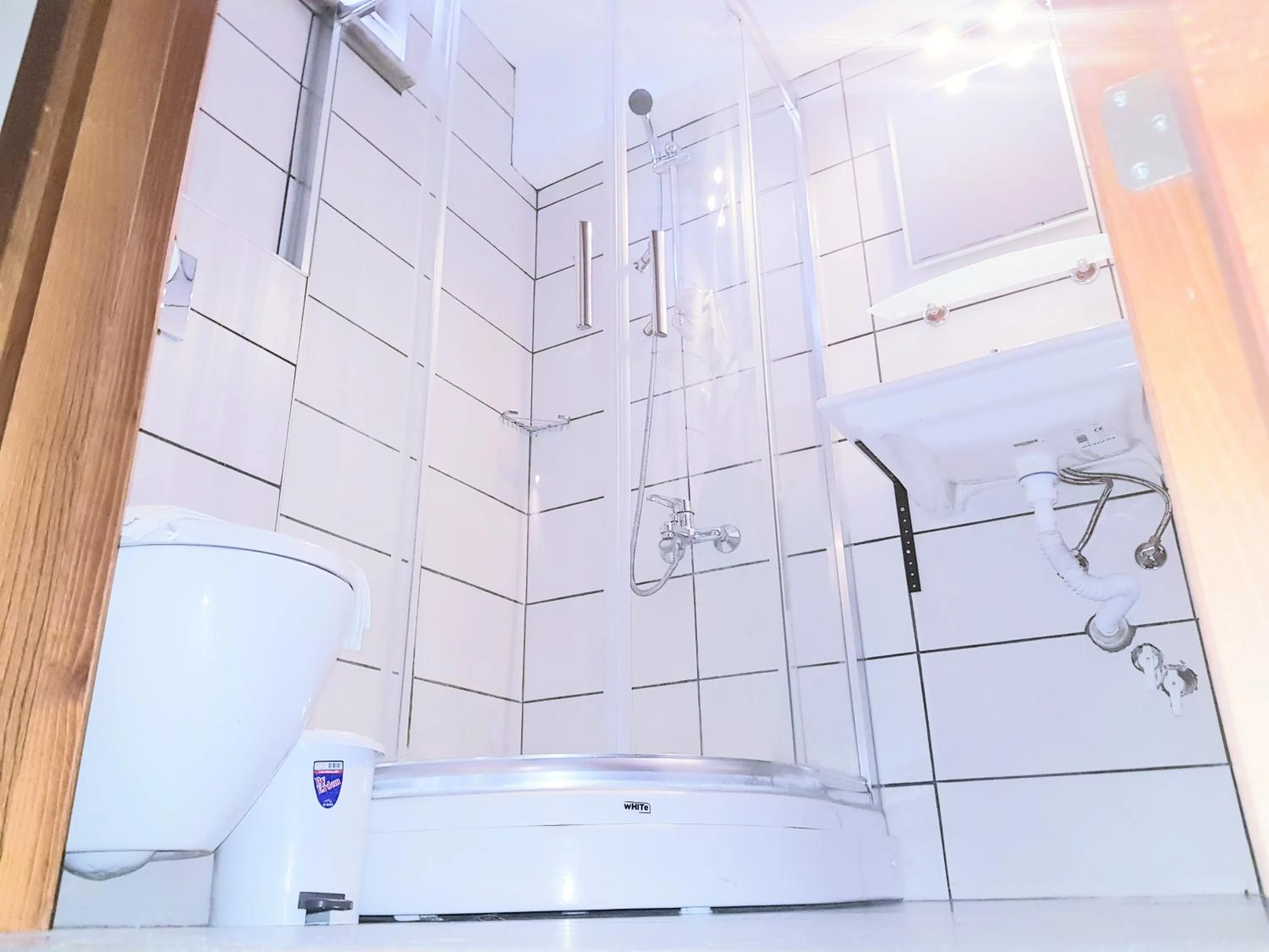 Bathroom in Lalinn Hotel