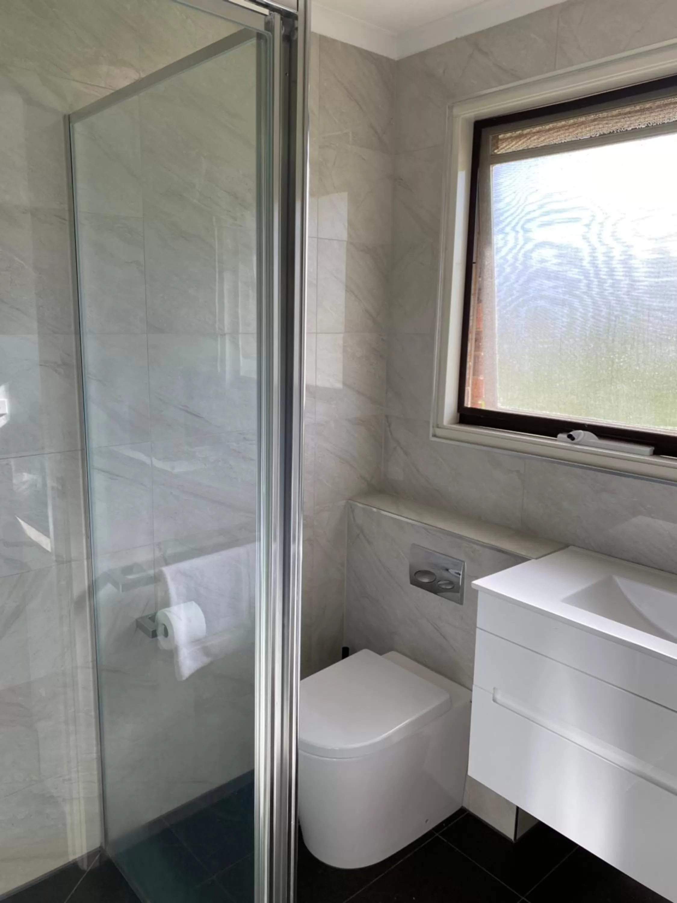 Shower in Frankston Motel