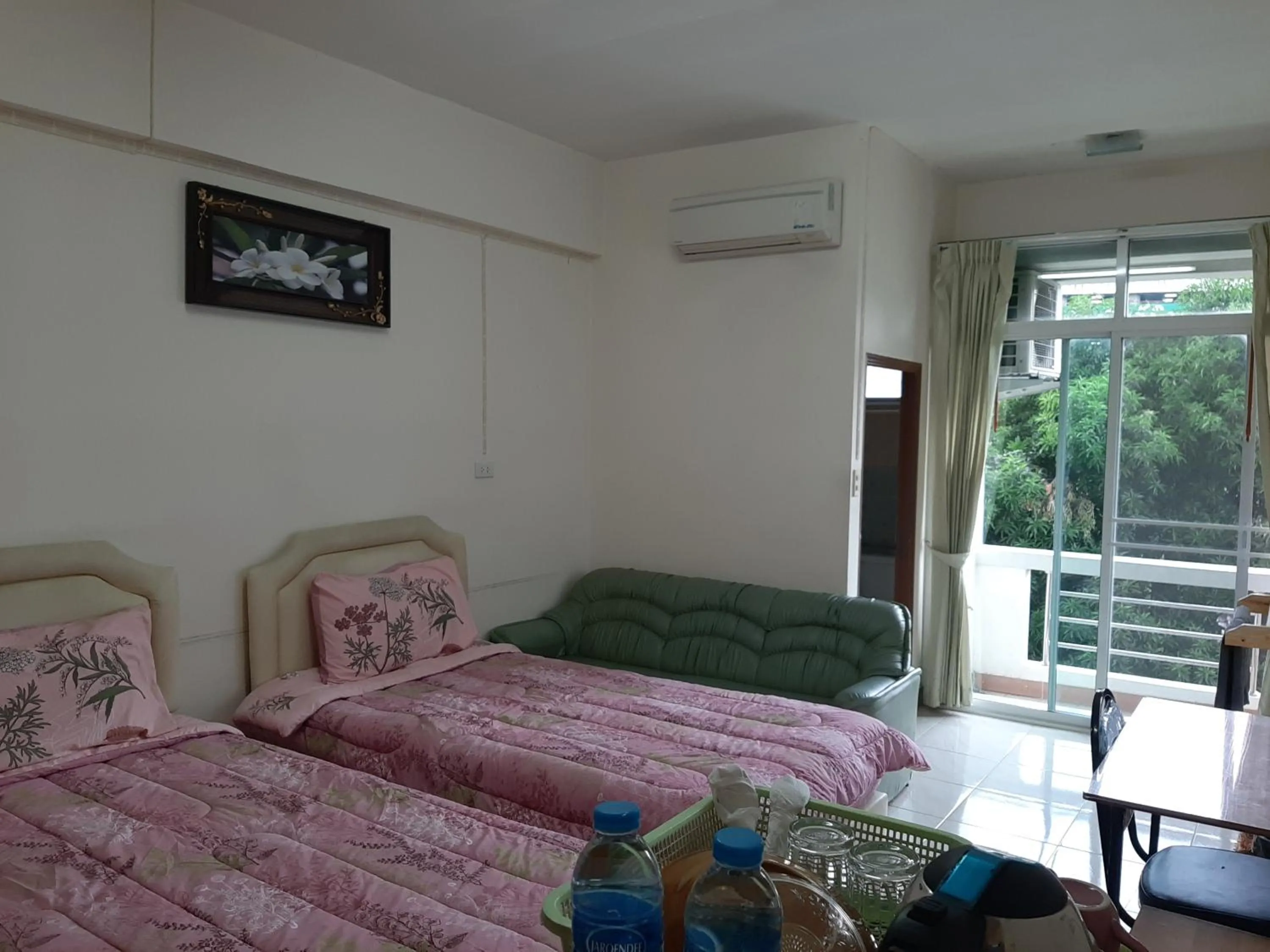 Bed in Vanlisut Hotel Ngamwongwan