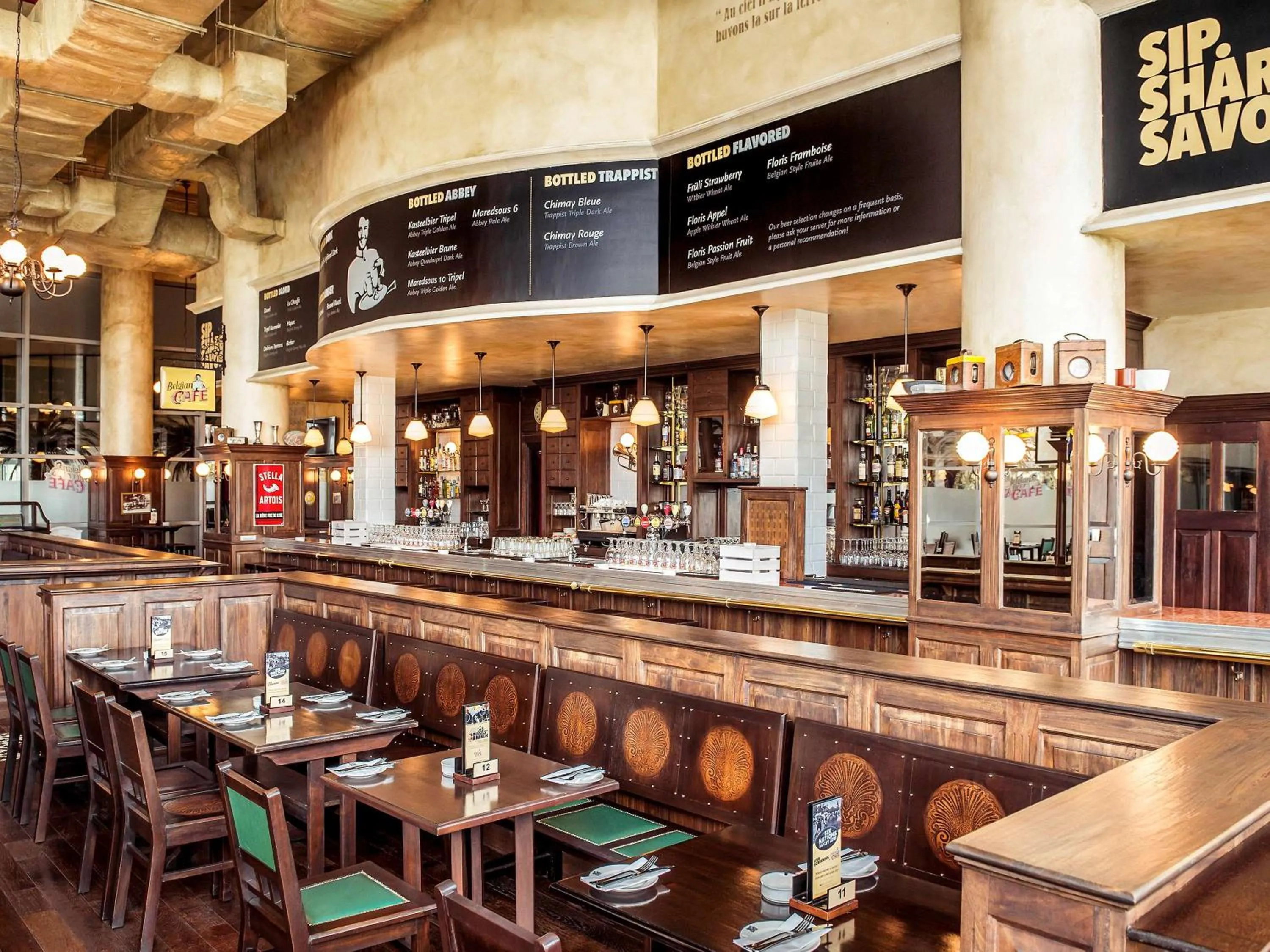 Restaurant/places to eat in Ibis Abu Dhabi Gate