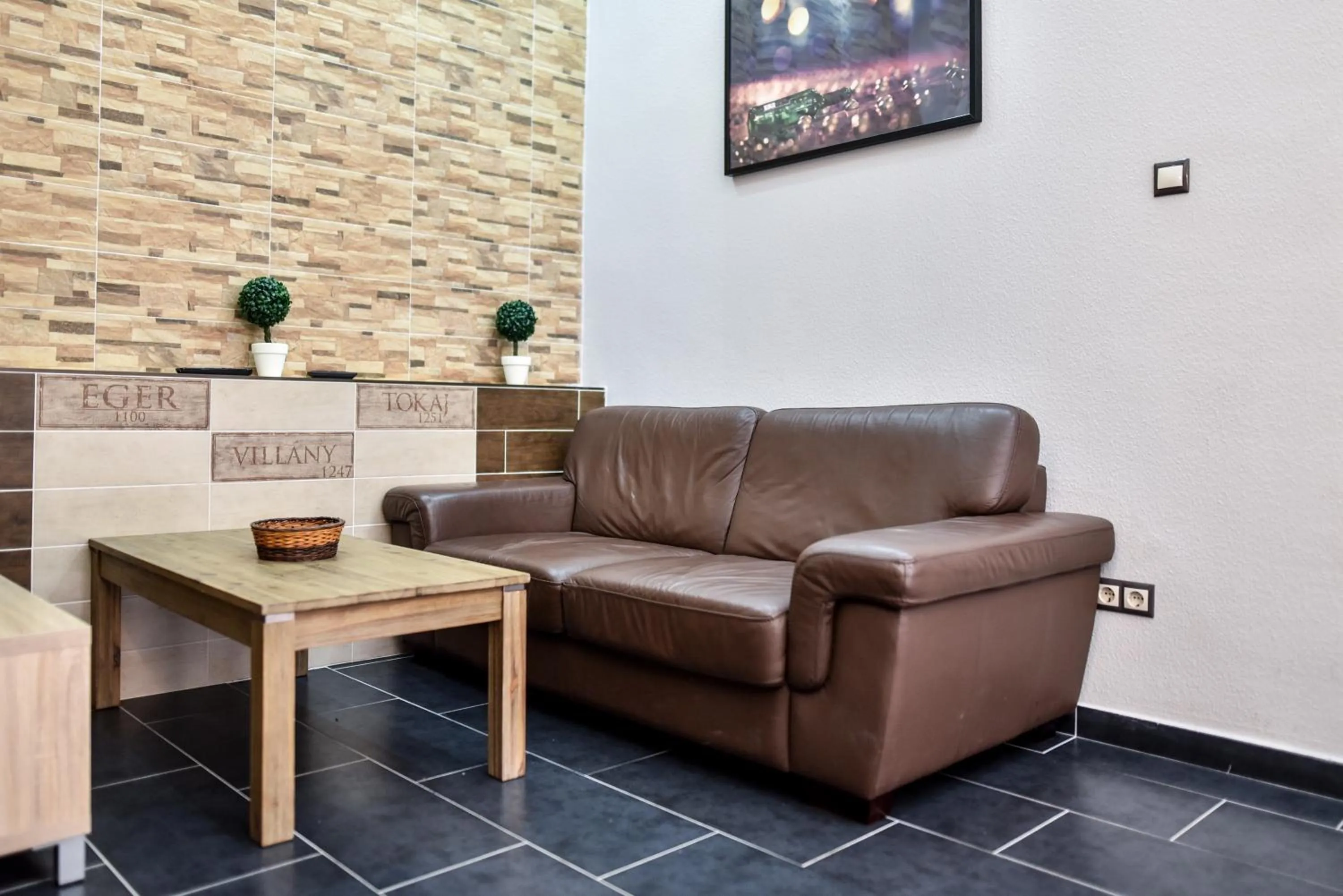 Living room in Corvin Point Rooms and Apartments