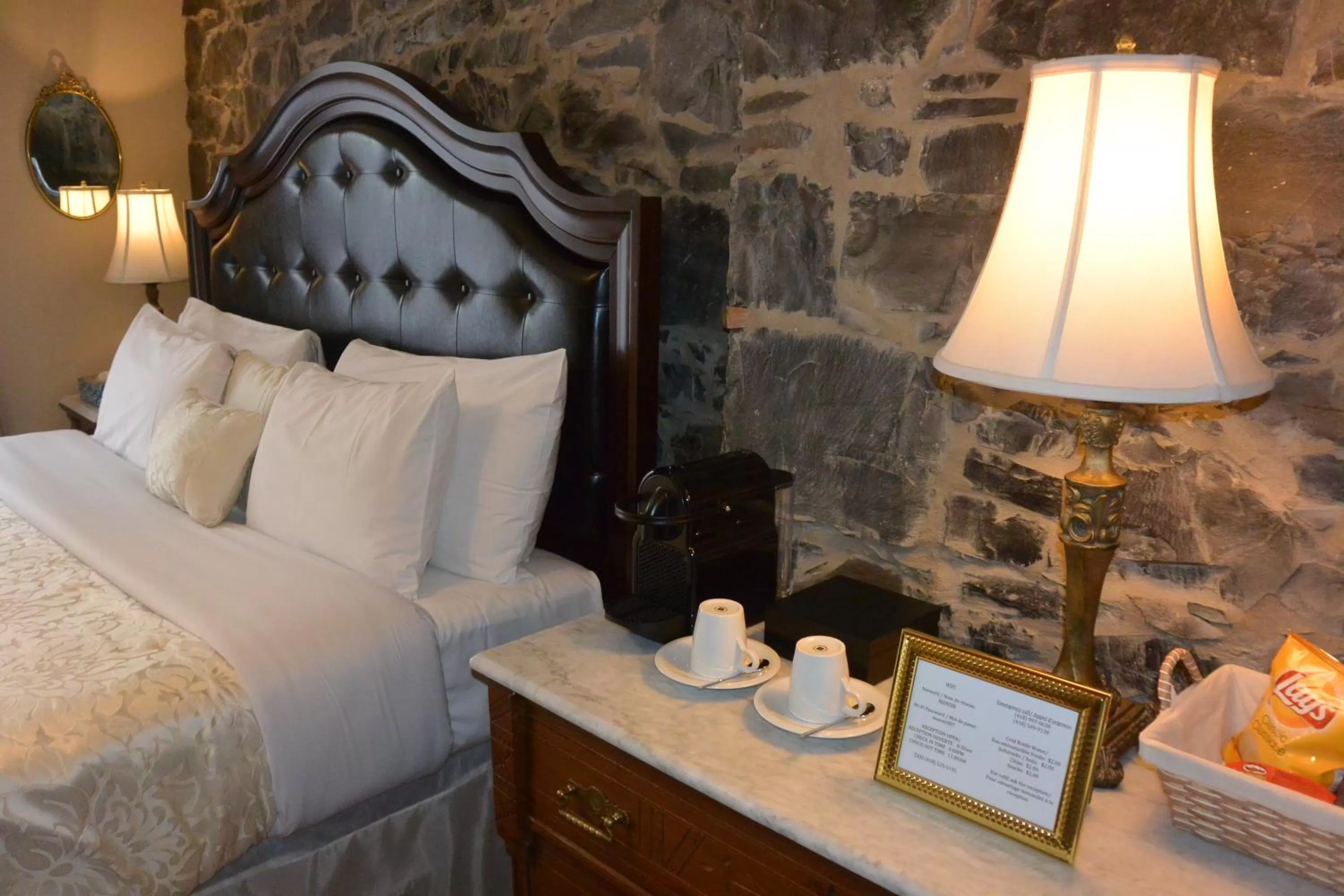 Bed in Manoir Sainte Genevieve