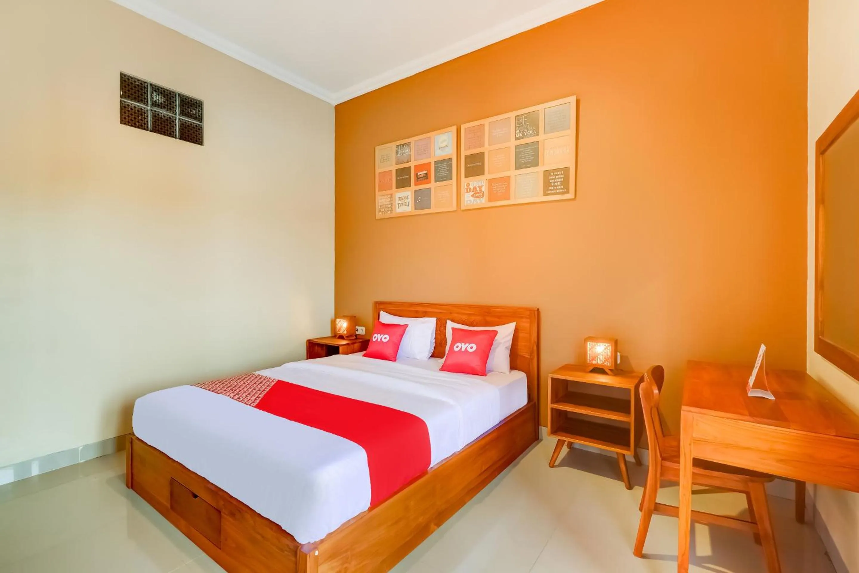 Standard Double Room in OYO 3496 Griya Gayatri Syariah