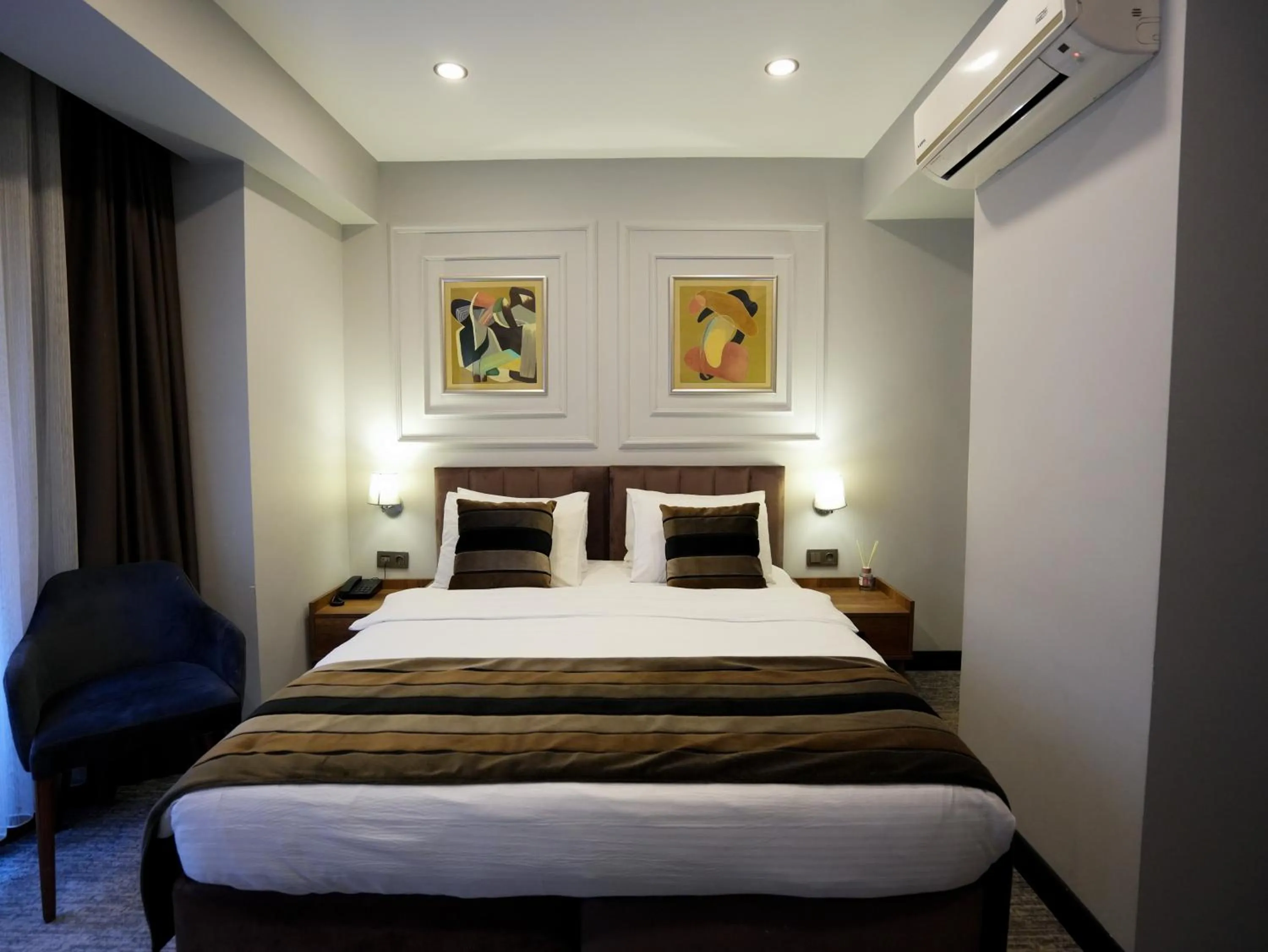 Massage, Bed in Zalel Hotels Laleli