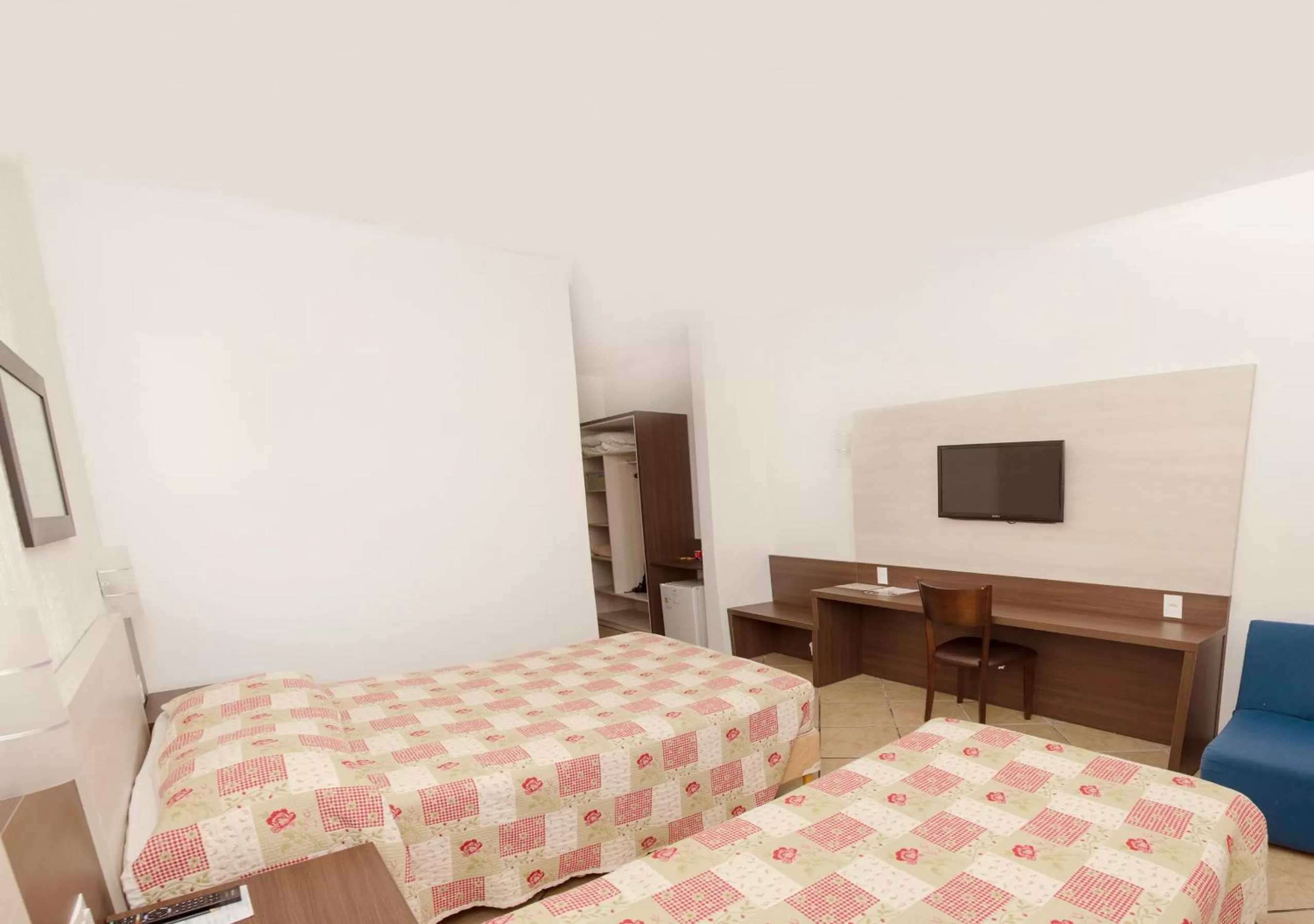 Photo of the whole room, Bed in Camboa Hotel Paranaguá