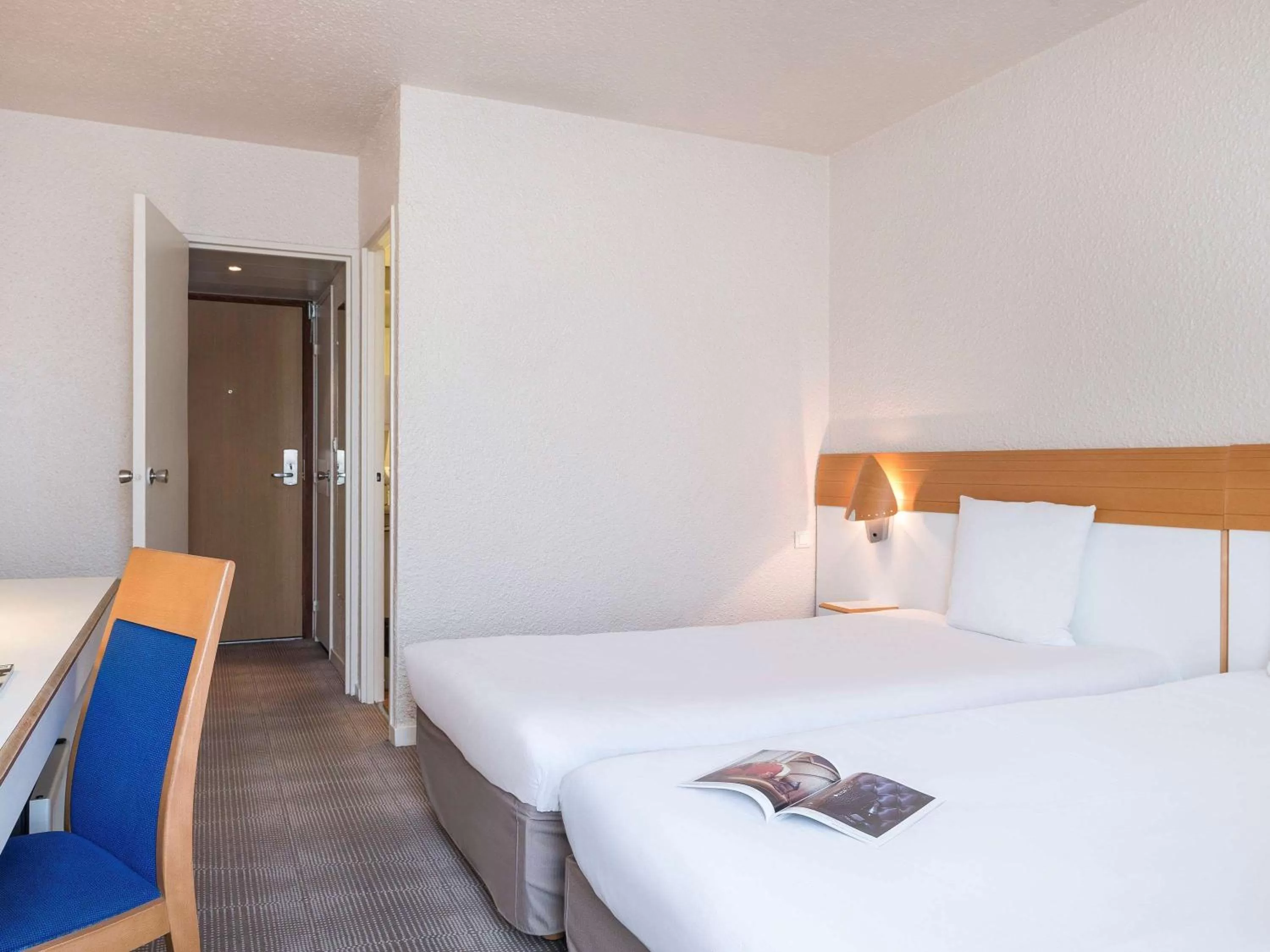 Photo of the whole room, Bed in Novotel Paris Est