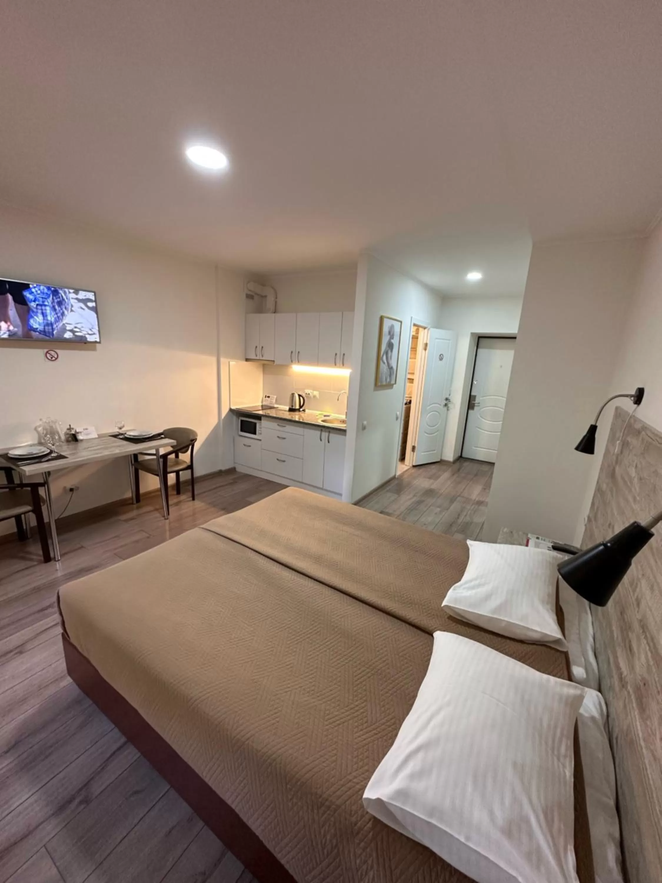 Photo of the whole room, Bed in Smart Apart