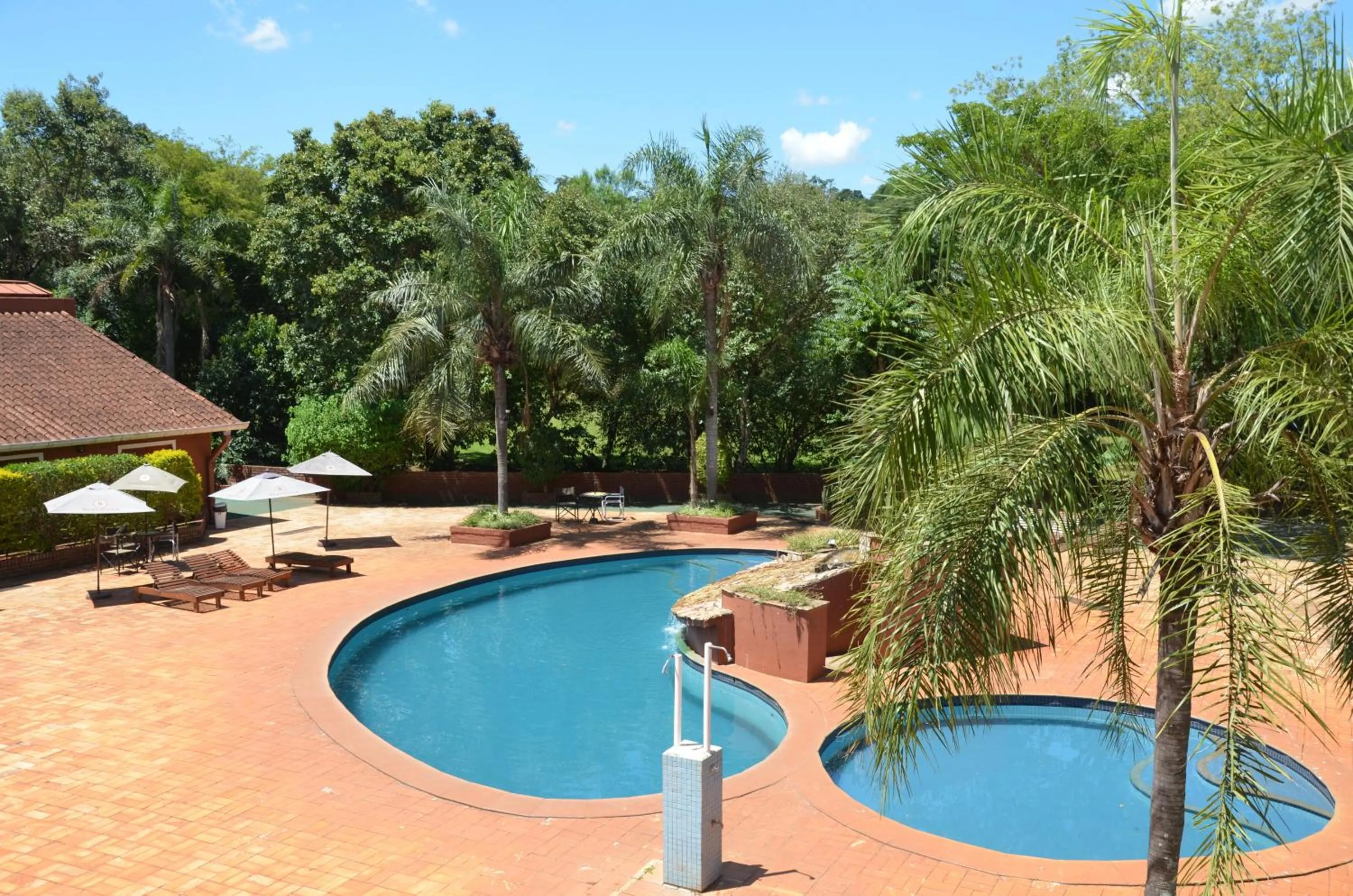 Swimming pool in Marcopolo Suites Iguazu