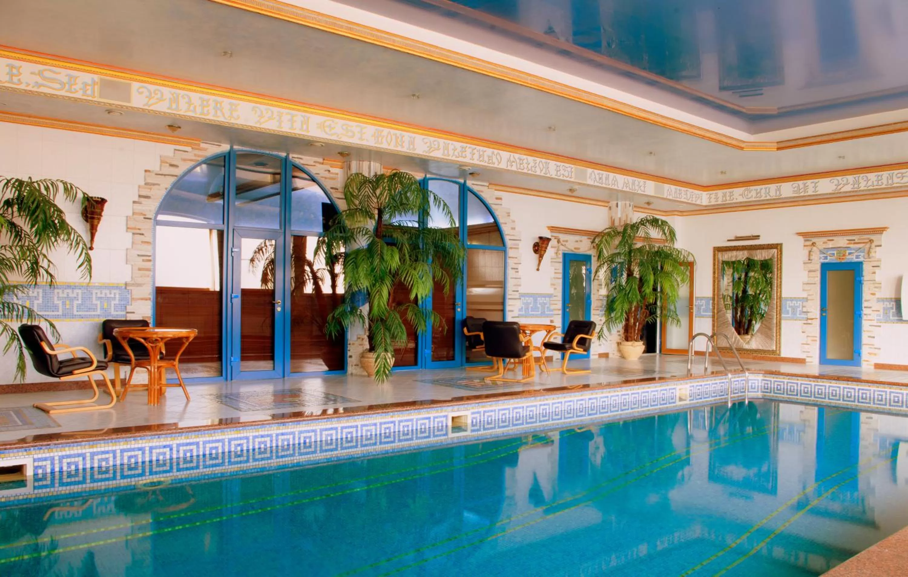 Swimming pool in Kamelot