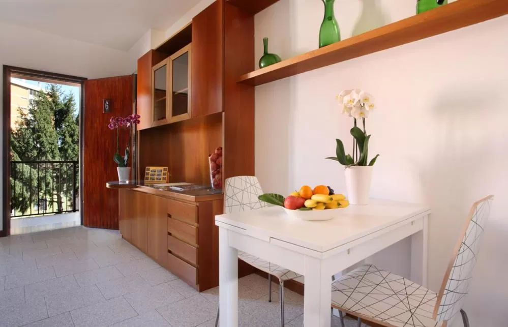 Coffee/tea facilities, Kitchen/Kitchenette in B&B La Ruota Milano