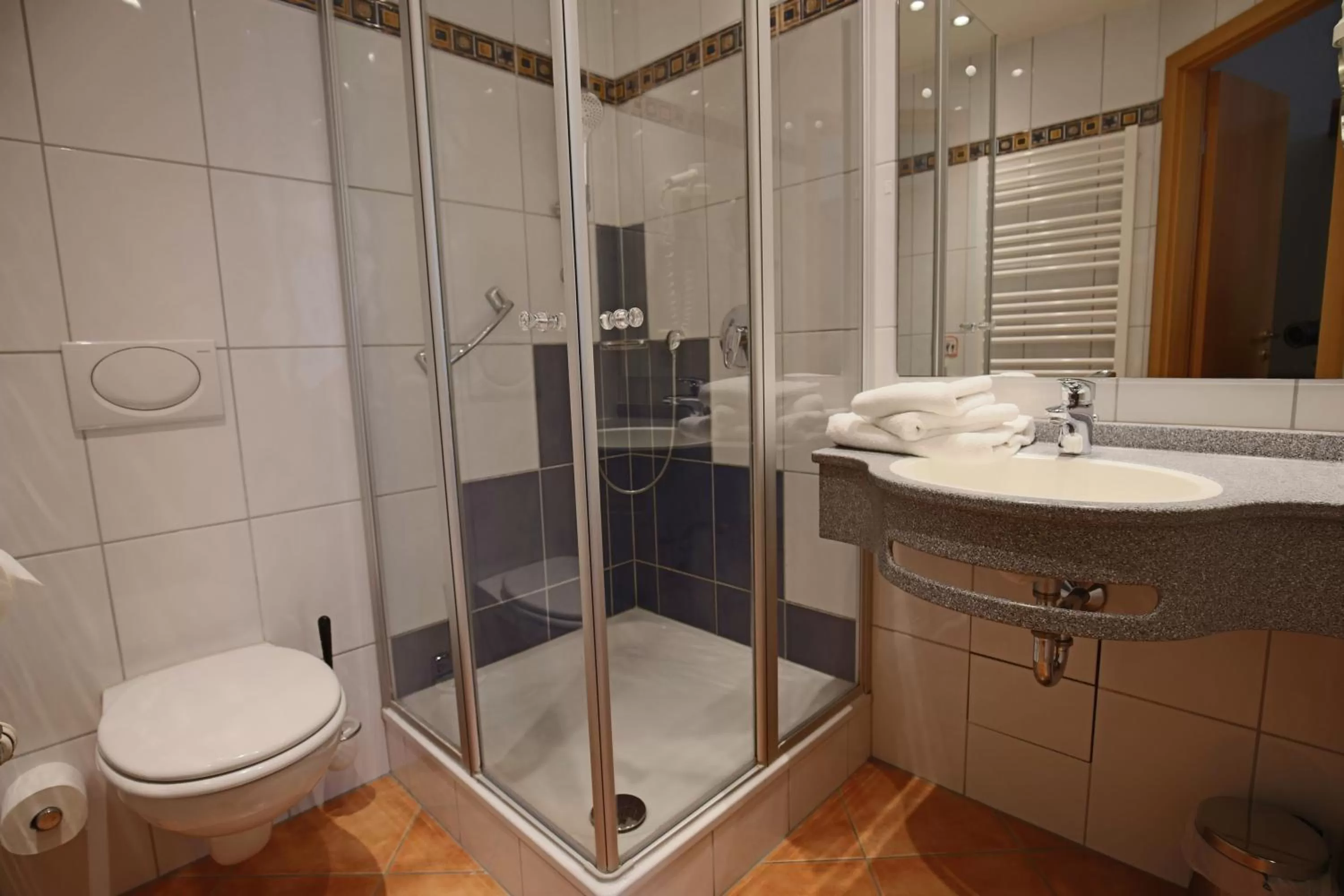 Bathroom in Hotel Restaurant Hambacher WInzer