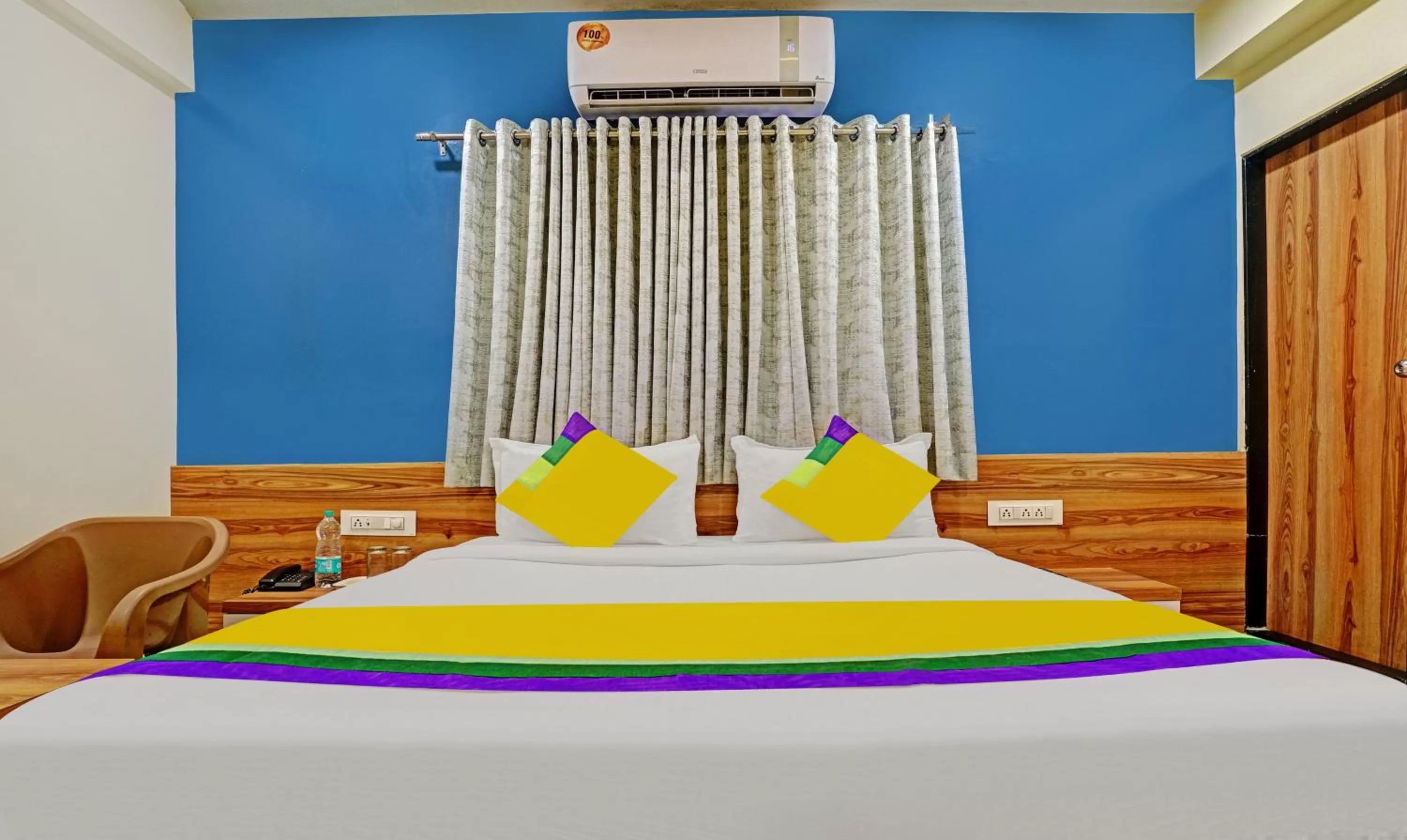 Bedroom, Bed in Itsy By Treebo - Radhika Ex