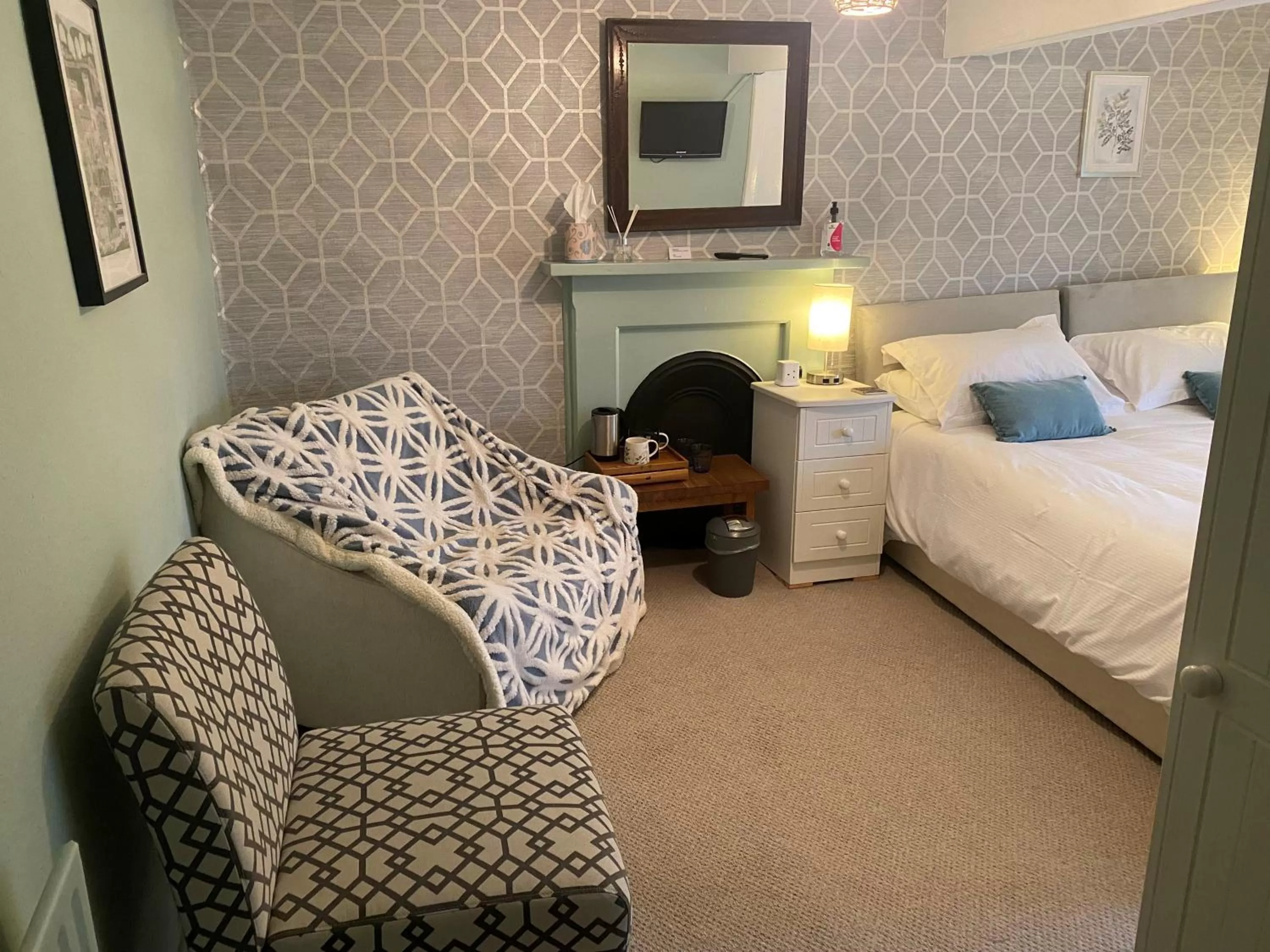 Bed in Talbot House Bed & Breakfast and Tearoom