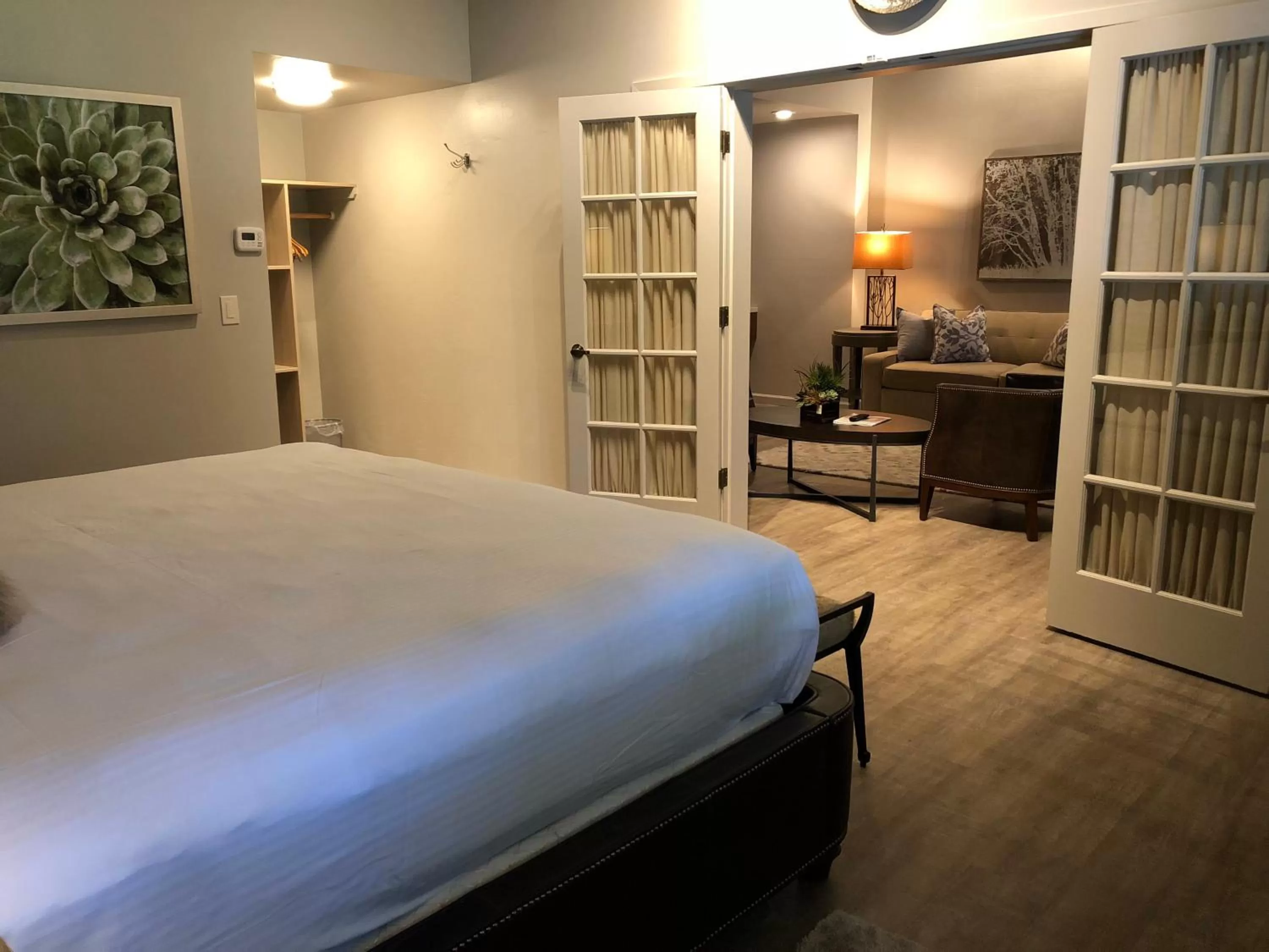 Bed in The Inn at Pasatiempo