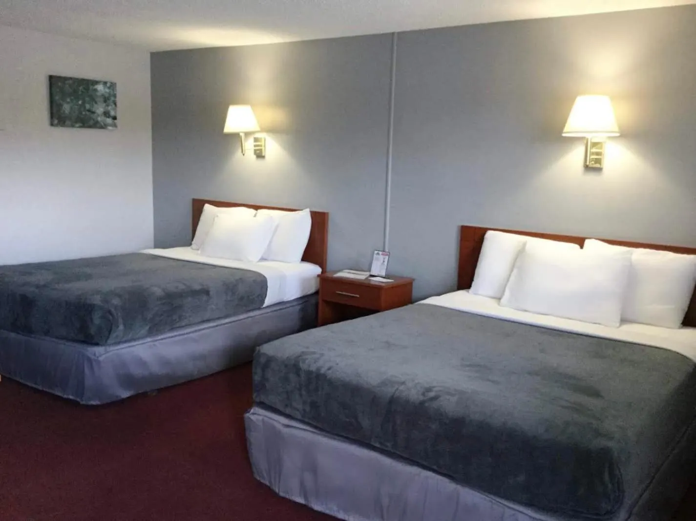 Photo of the whole room in Swiss Cottage Inn