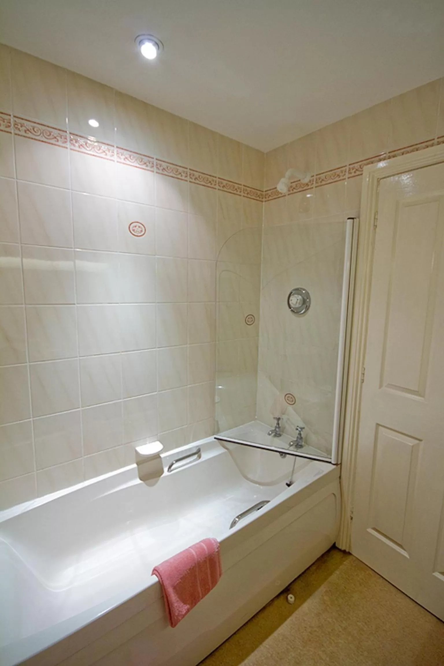 Bathroom in Gwesty Minffordd Hotel