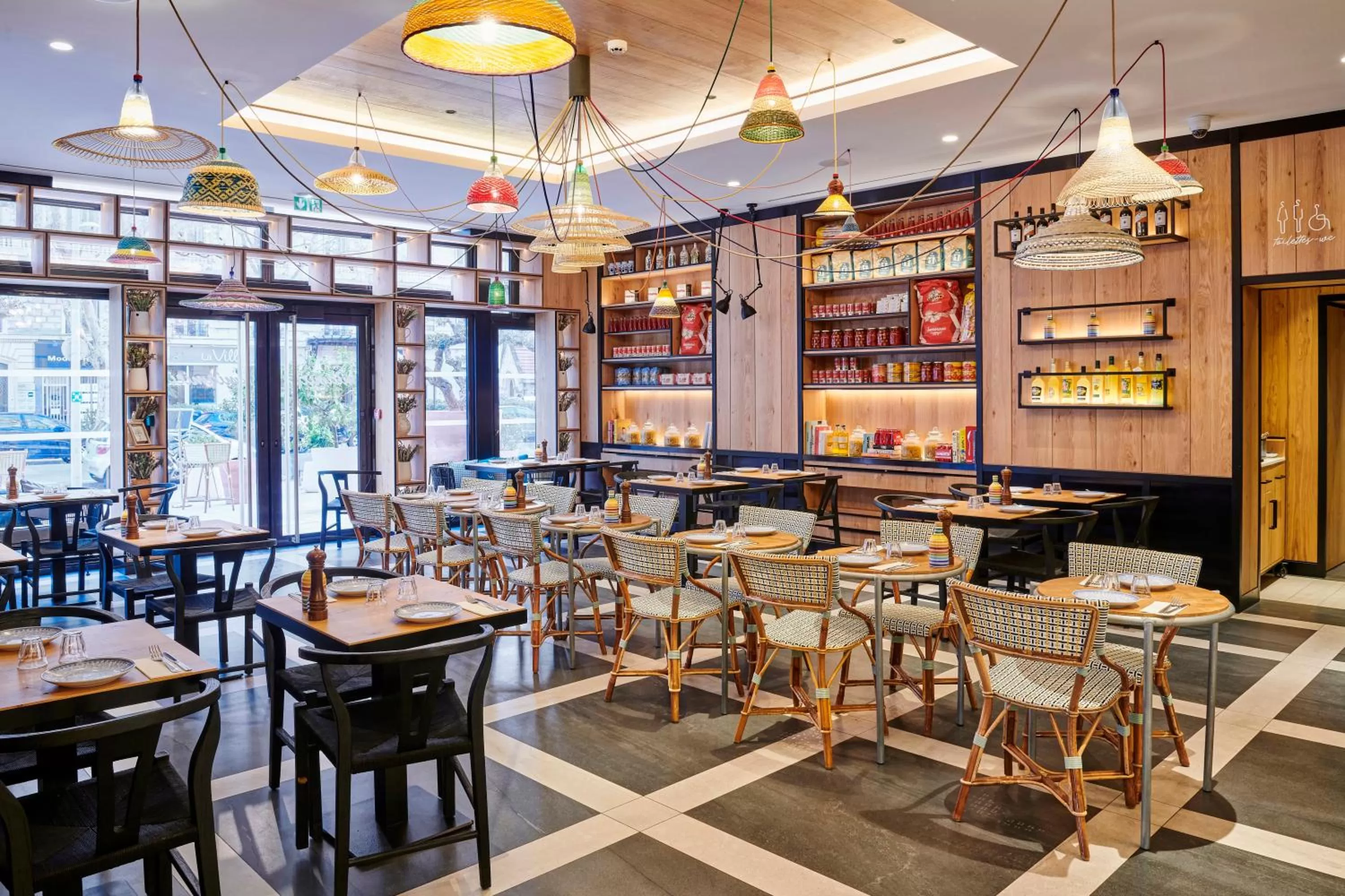 Restaurant/places to eat in Holiday Inn Nice by IHG