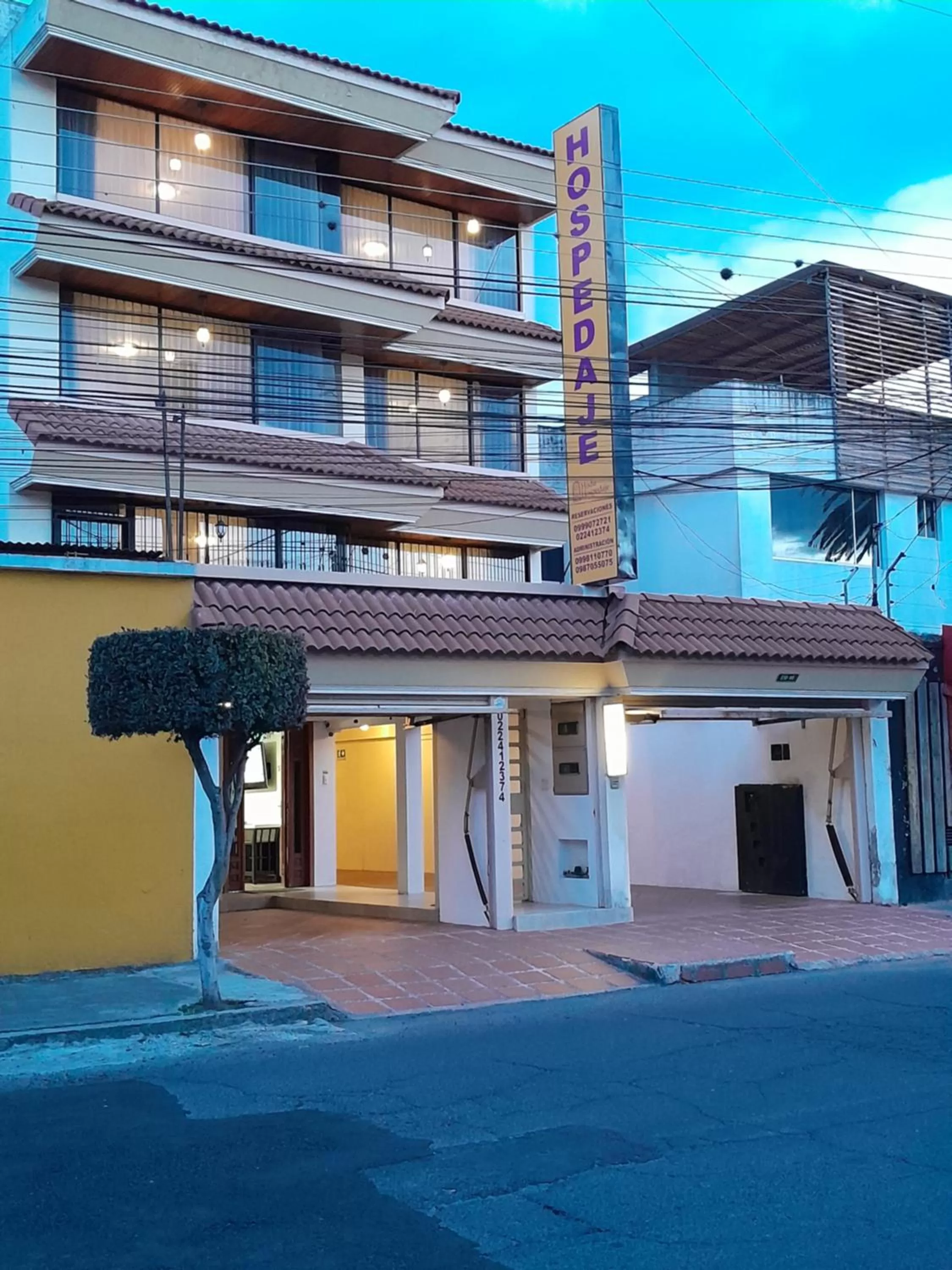 Facade/entrance in Hodu Hospedaje