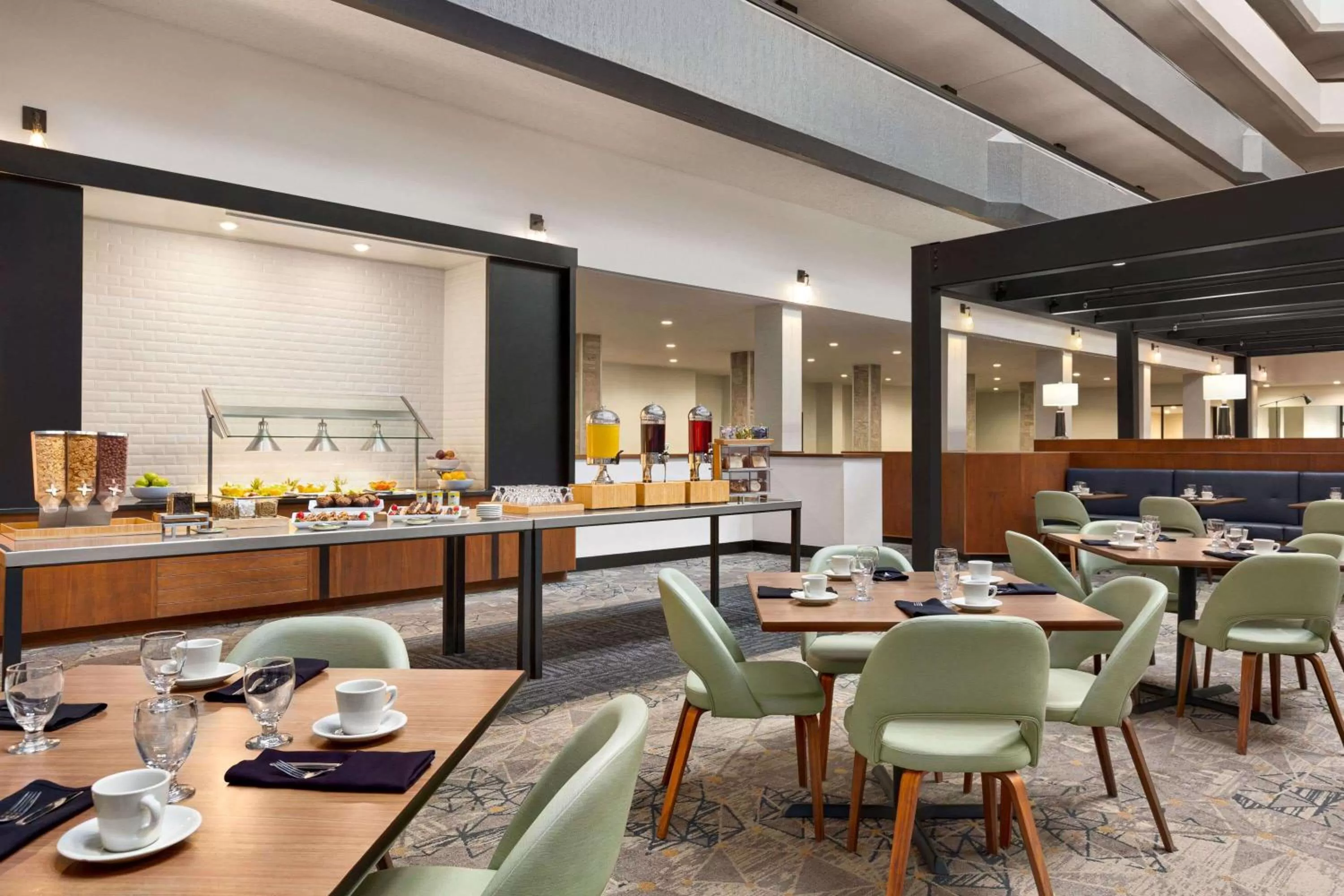 Restaurant/places to eat in Wyndham Fort Smith City Center