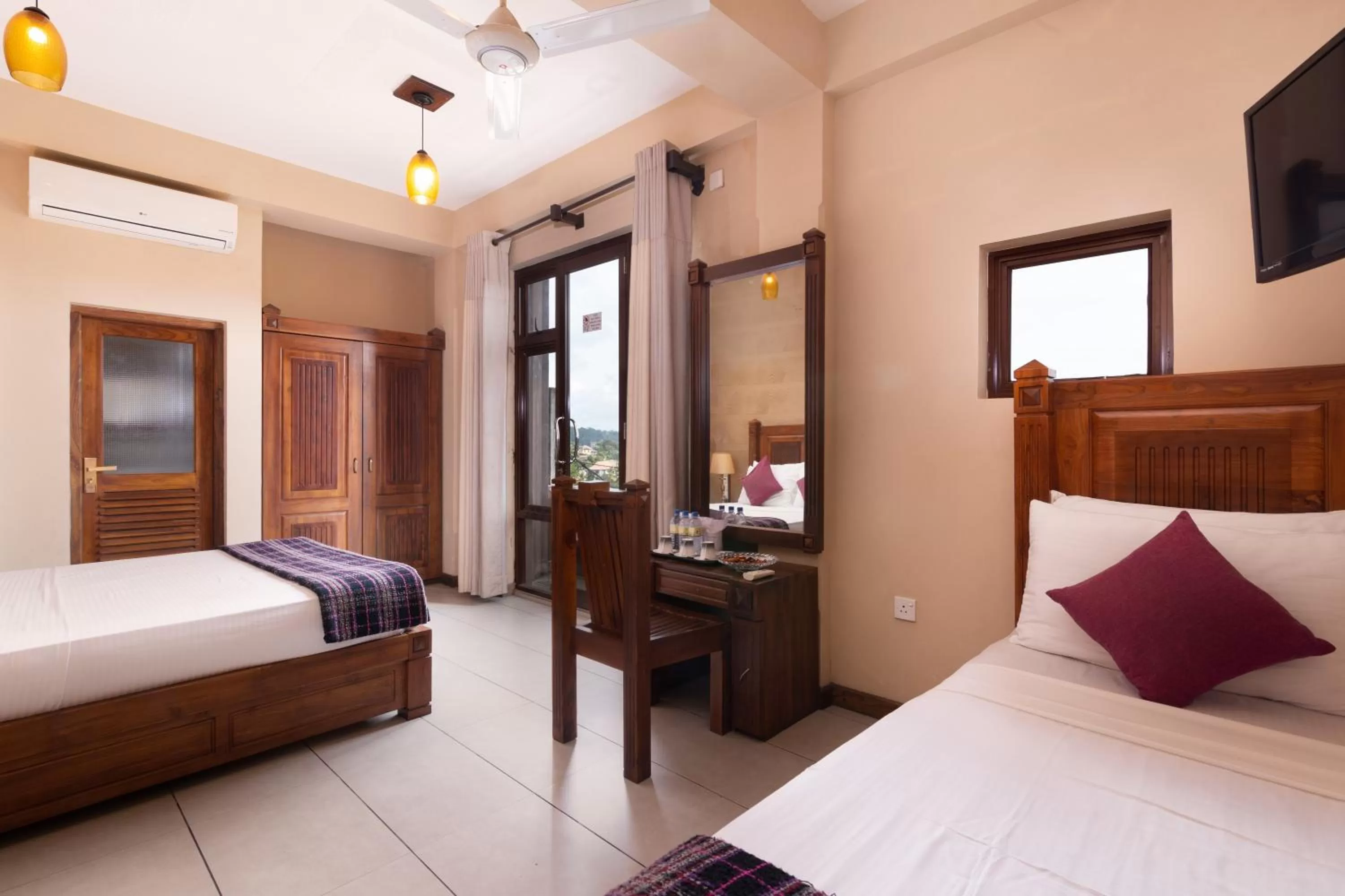 Photo of the whole room, Bed in Piumara Residence