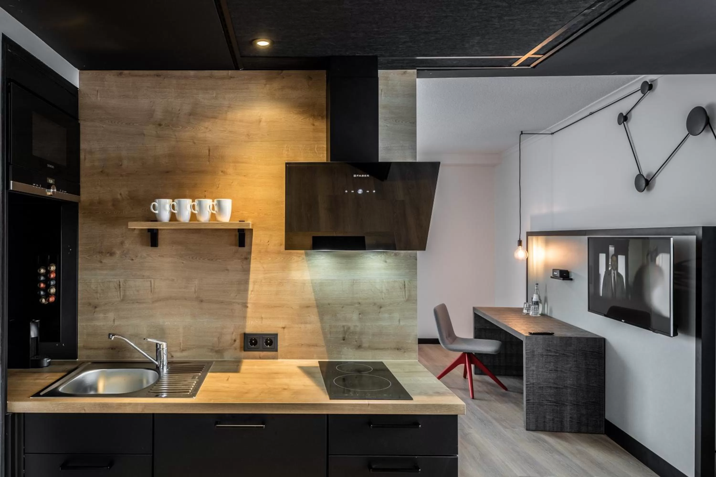 Kitchen or kitchenette in Pentahotel Rostock