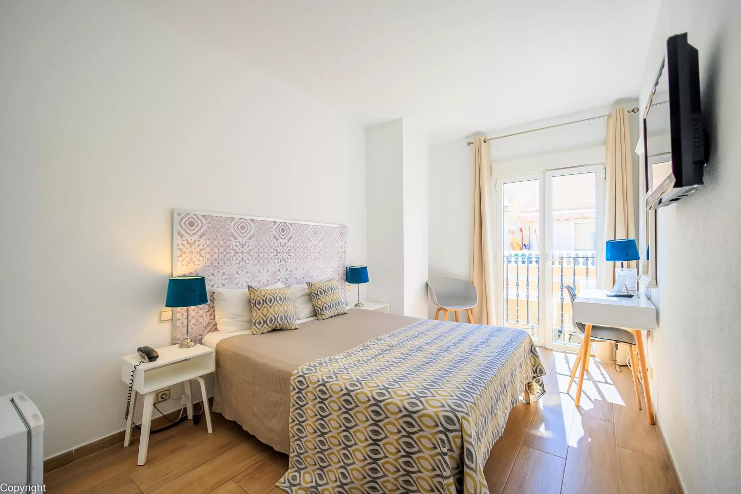 Photo of the whole room, Bed in Hotel Madrid