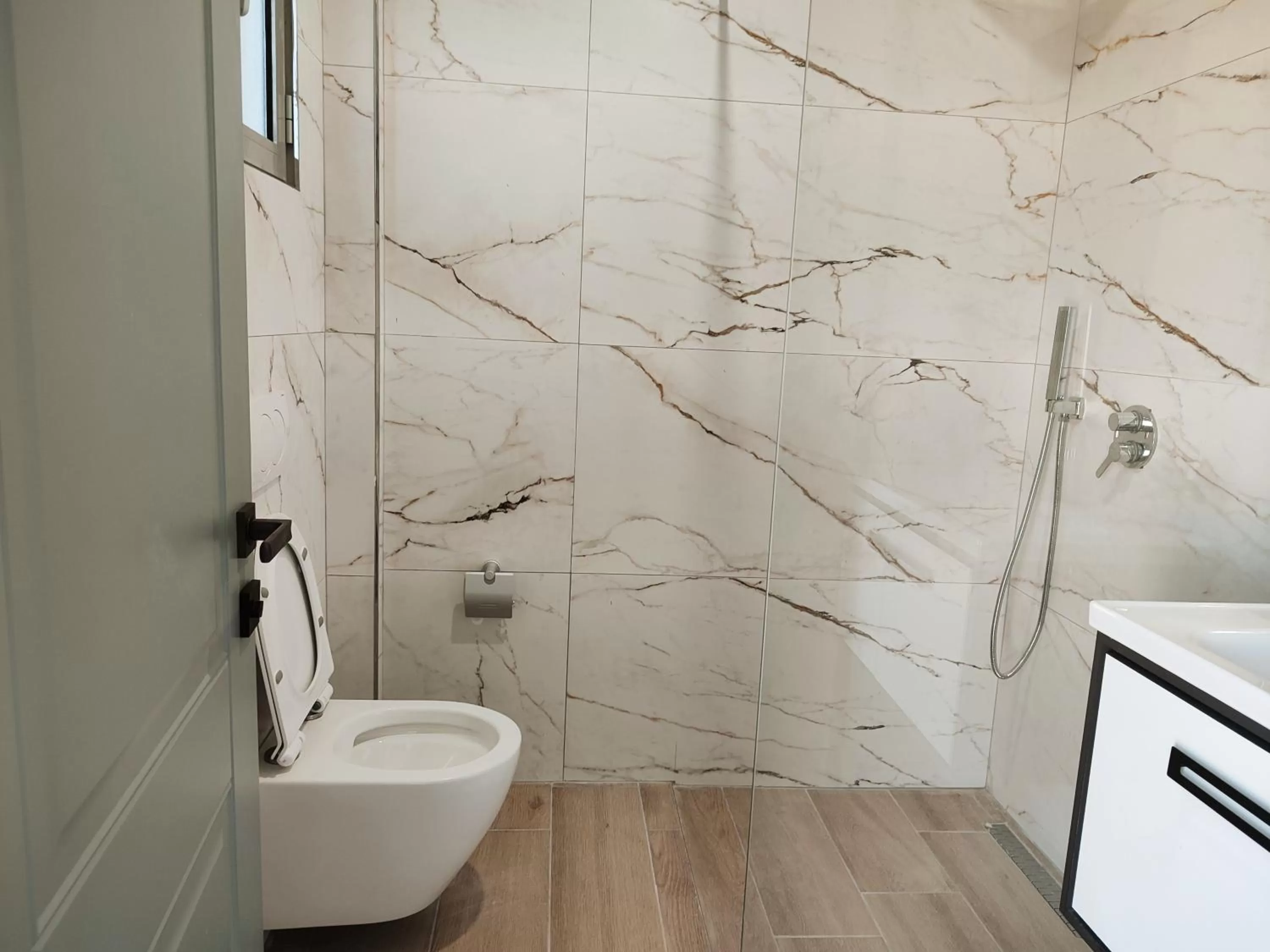 Toilet in Petros rooms