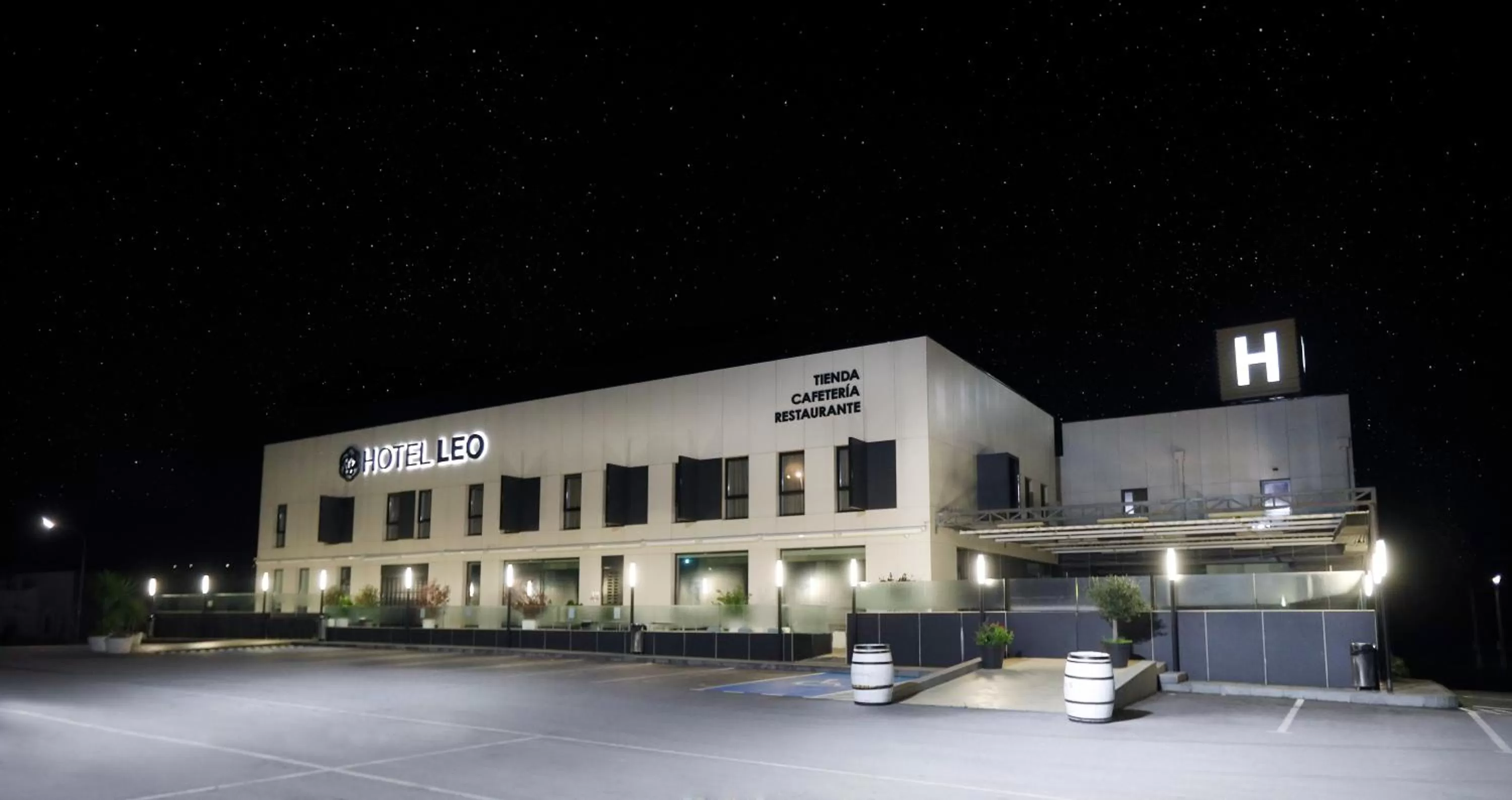 Property building in Hotel Leo