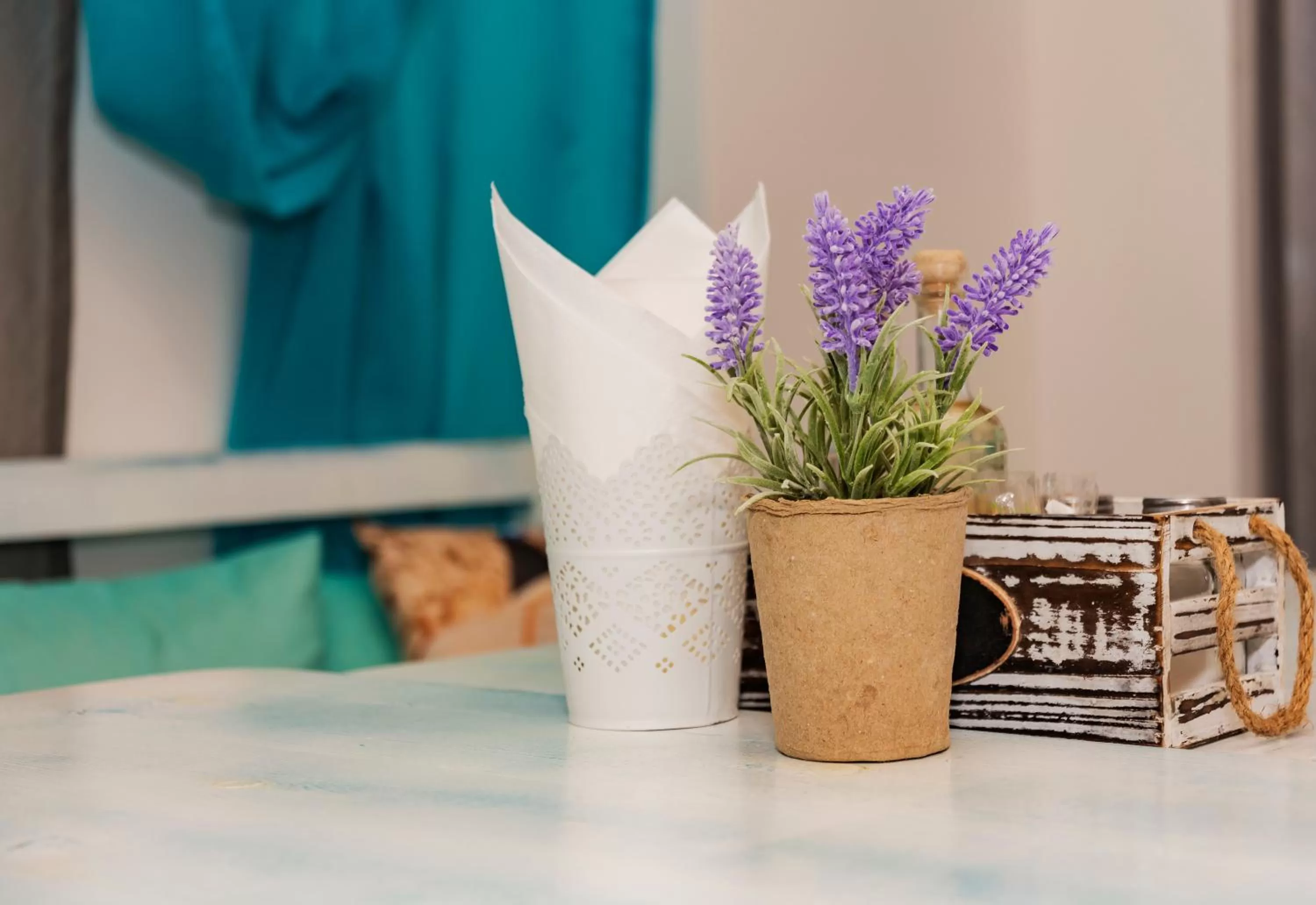 Restaurant/places to eat in Hotel City