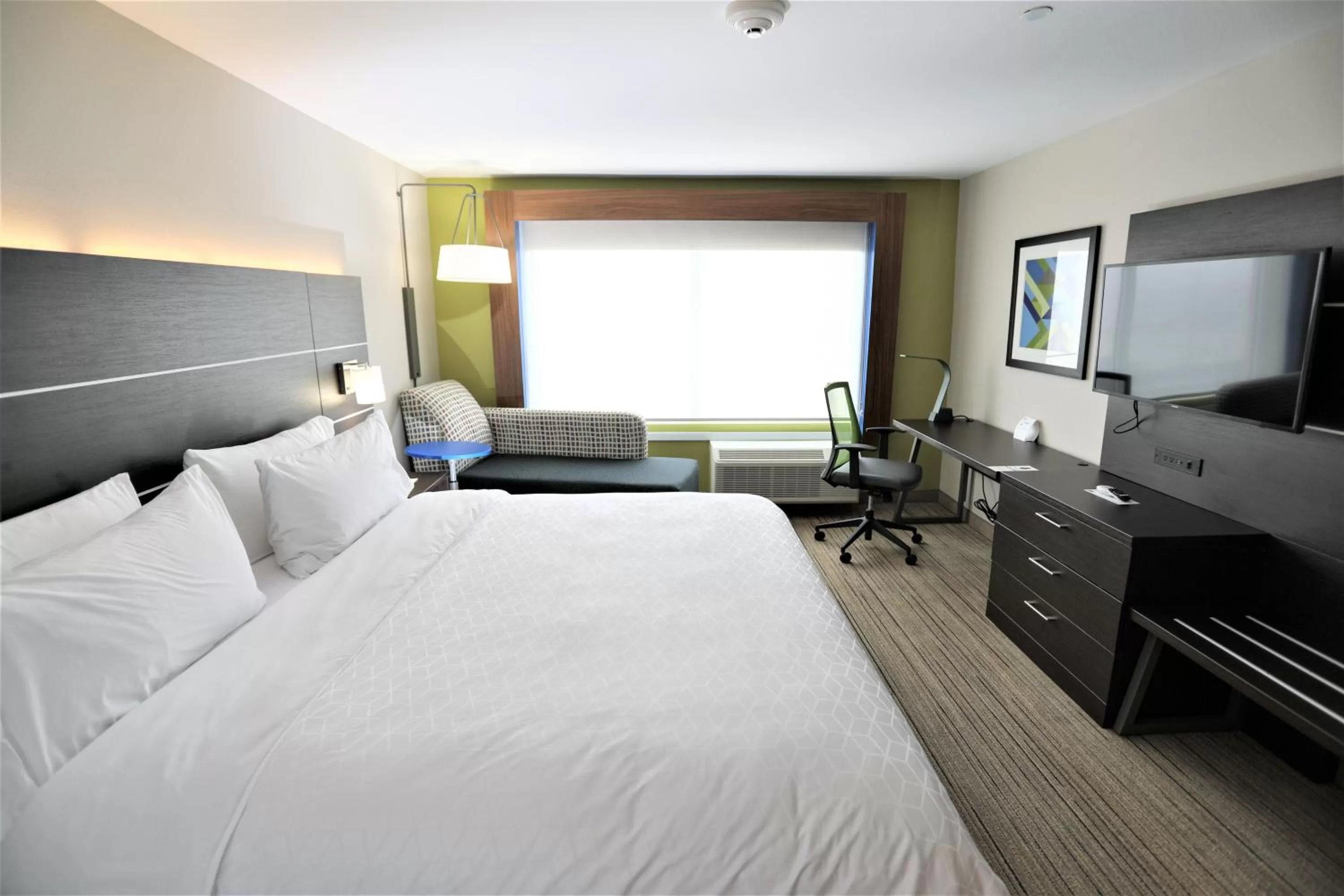 Photo of the whole room, Bed in Holiday Inn Express & Suites - Forney by IHG